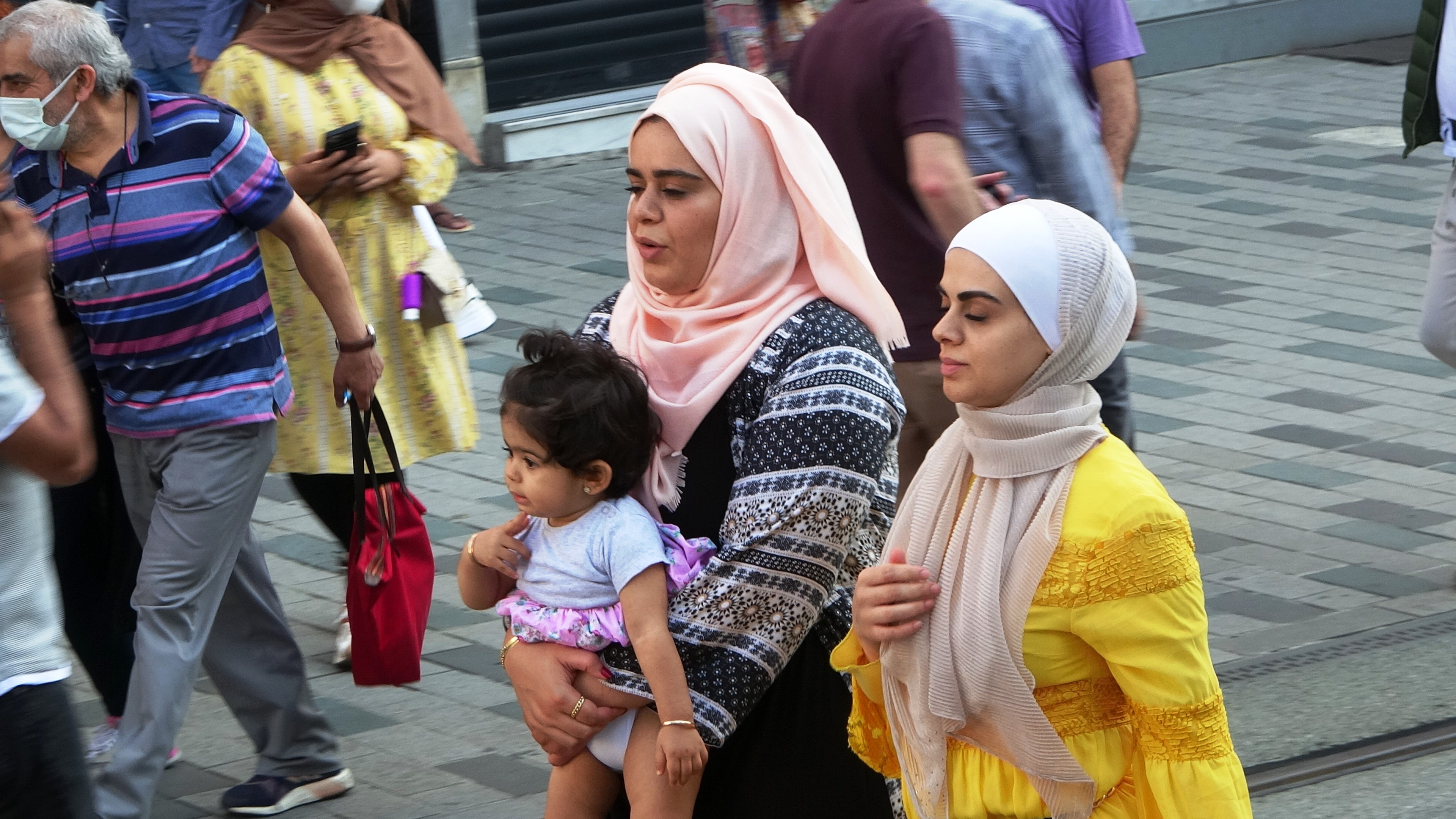 İstiklal Caddesi'nde sokağa çıkma kısıtlaması unutuldu