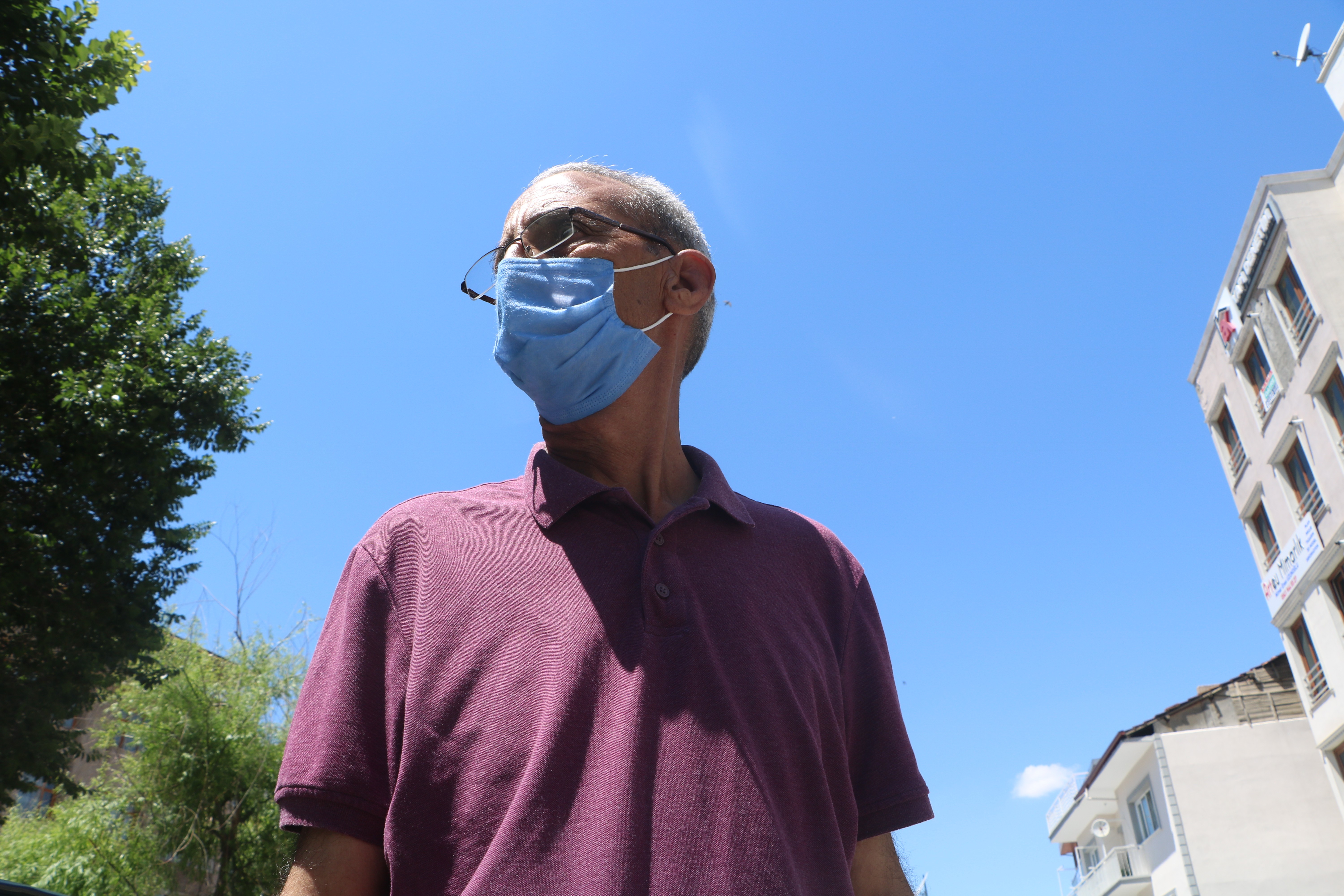 Çalınan aracını sokak sokak arıyor