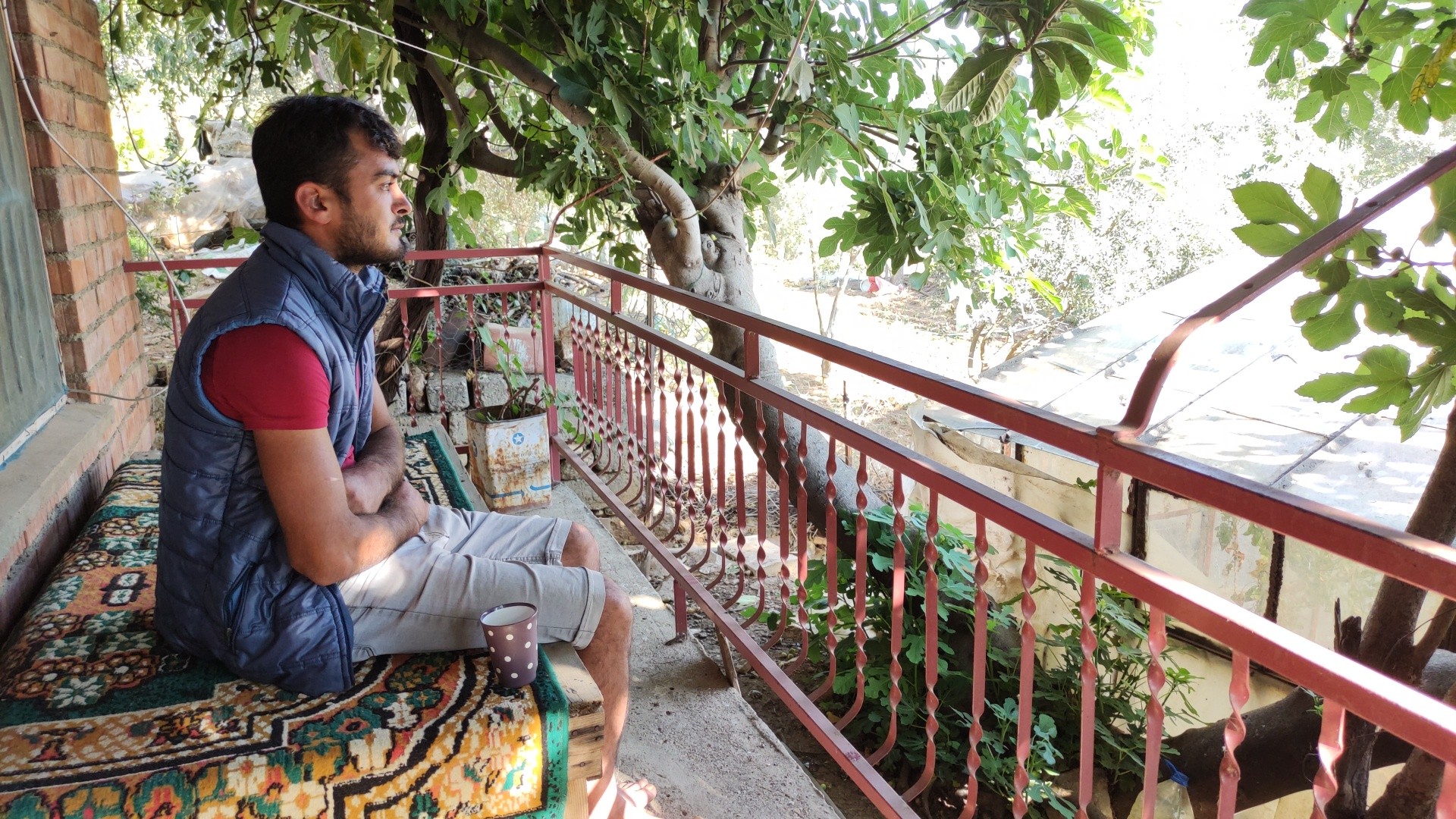 8 aydır sokak sokak kayıp karısını arıyor