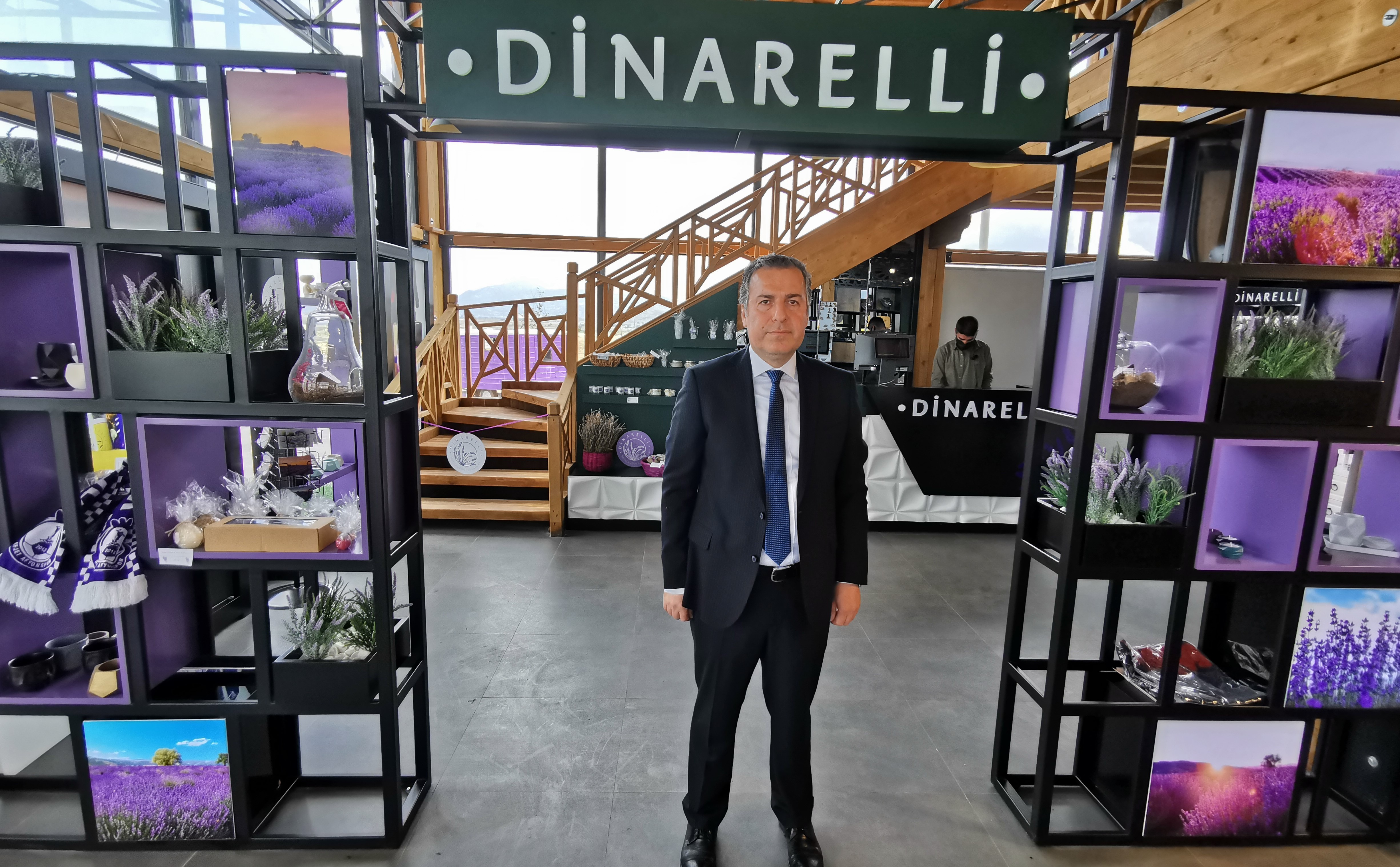 Dinar'dan geçerken bu tarlalara muhakkak uğrayacaksınız