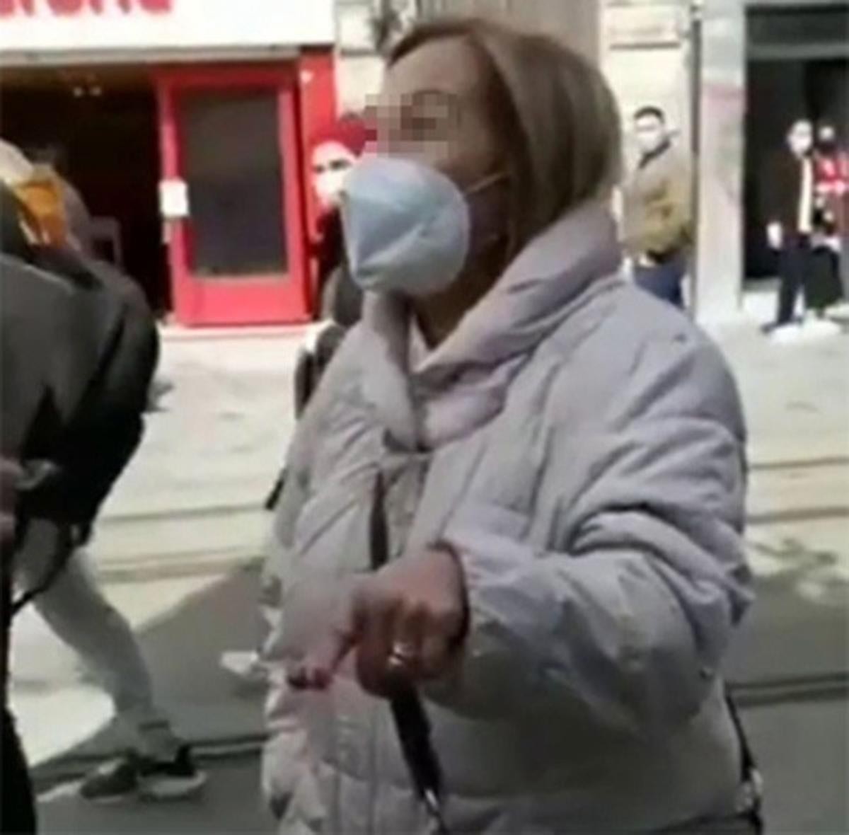 Taksim’de sözlü saldırıya uğrayan çarşaflı kızların babası ve avukatı konuştu