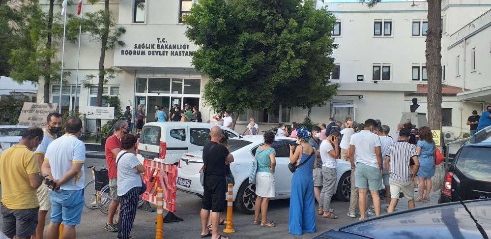 Hastanelerde aşı yoğunluğu! Uzun kuyruklar oluştu