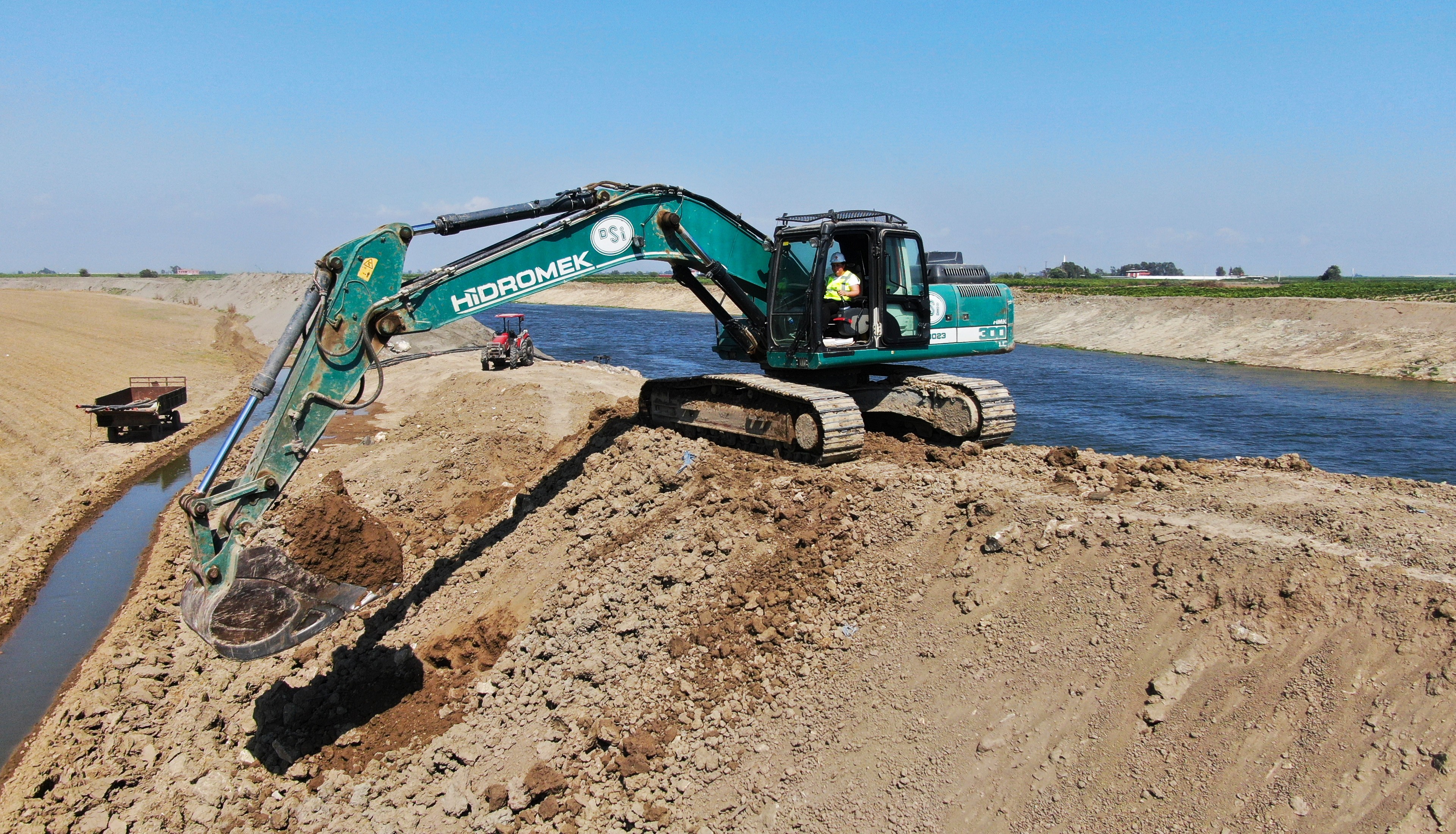 DSİ’nin ağır iş makineleri kadın formene emanet