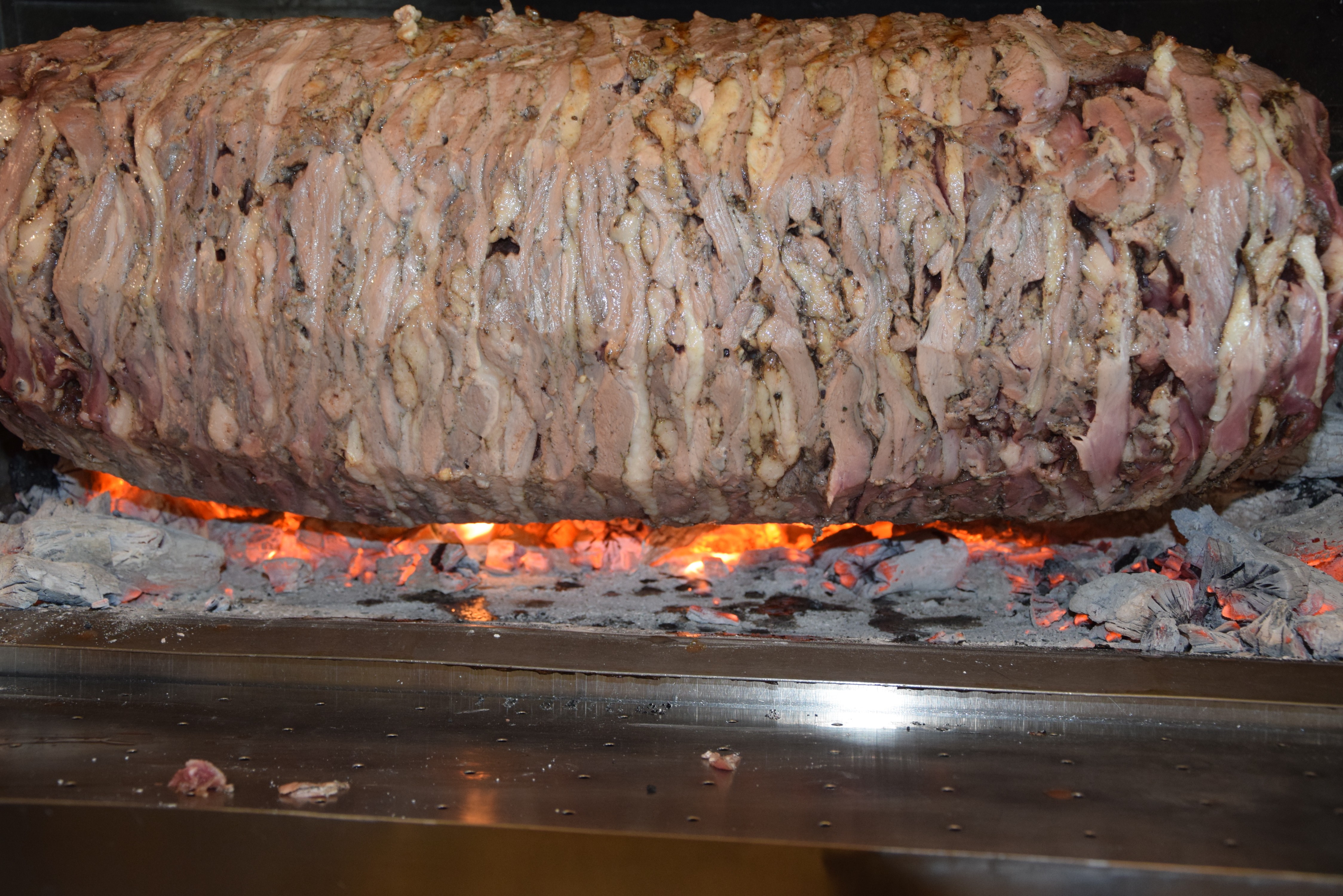 Bankacıyken hobi olarak başladı, Antalyalıları cağ kebabı lezzetiyle buluşturdu