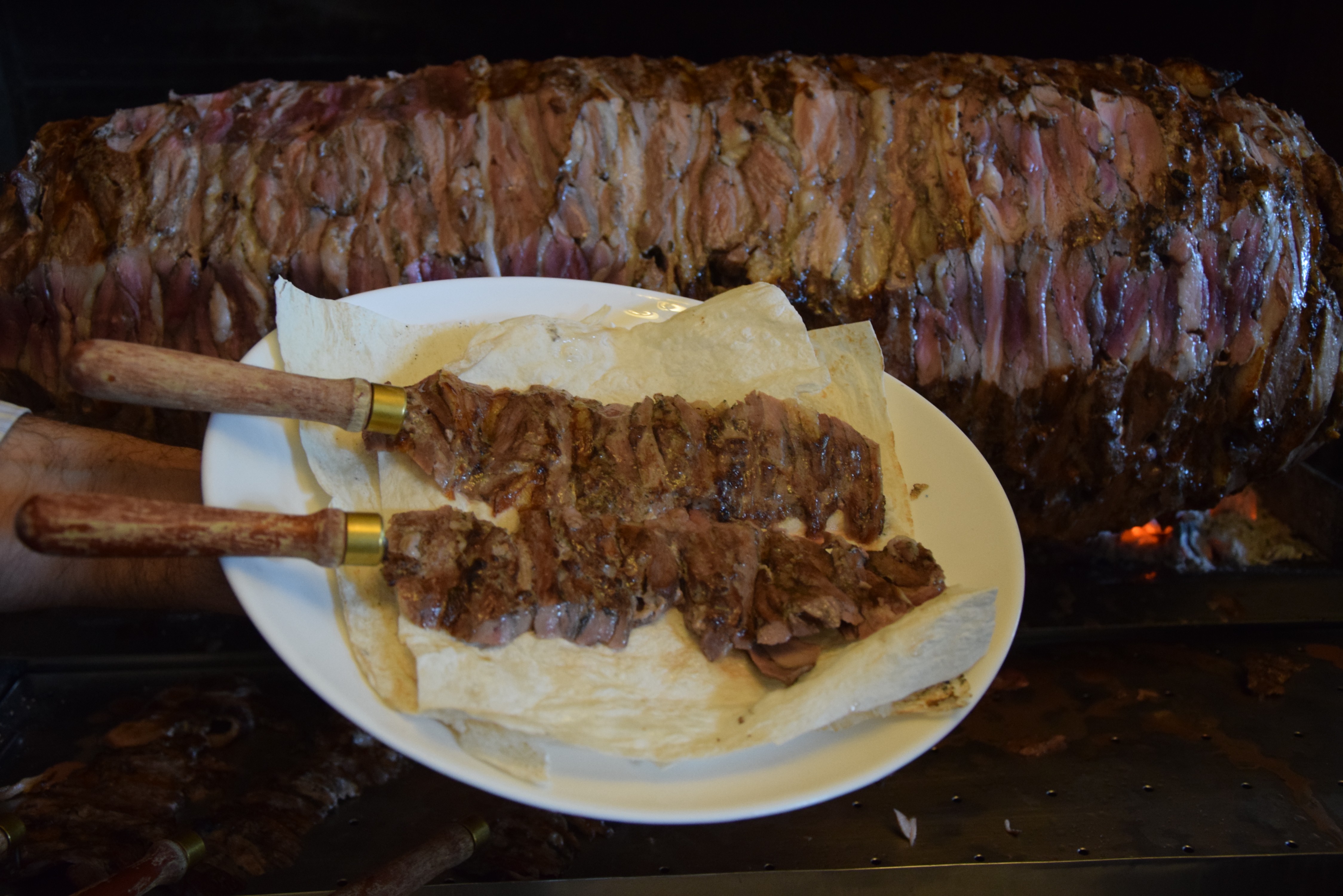 Bankacıyken hobi olarak başladı, Antalyalıları cağ kebabı lezzetiyle buluşturdu