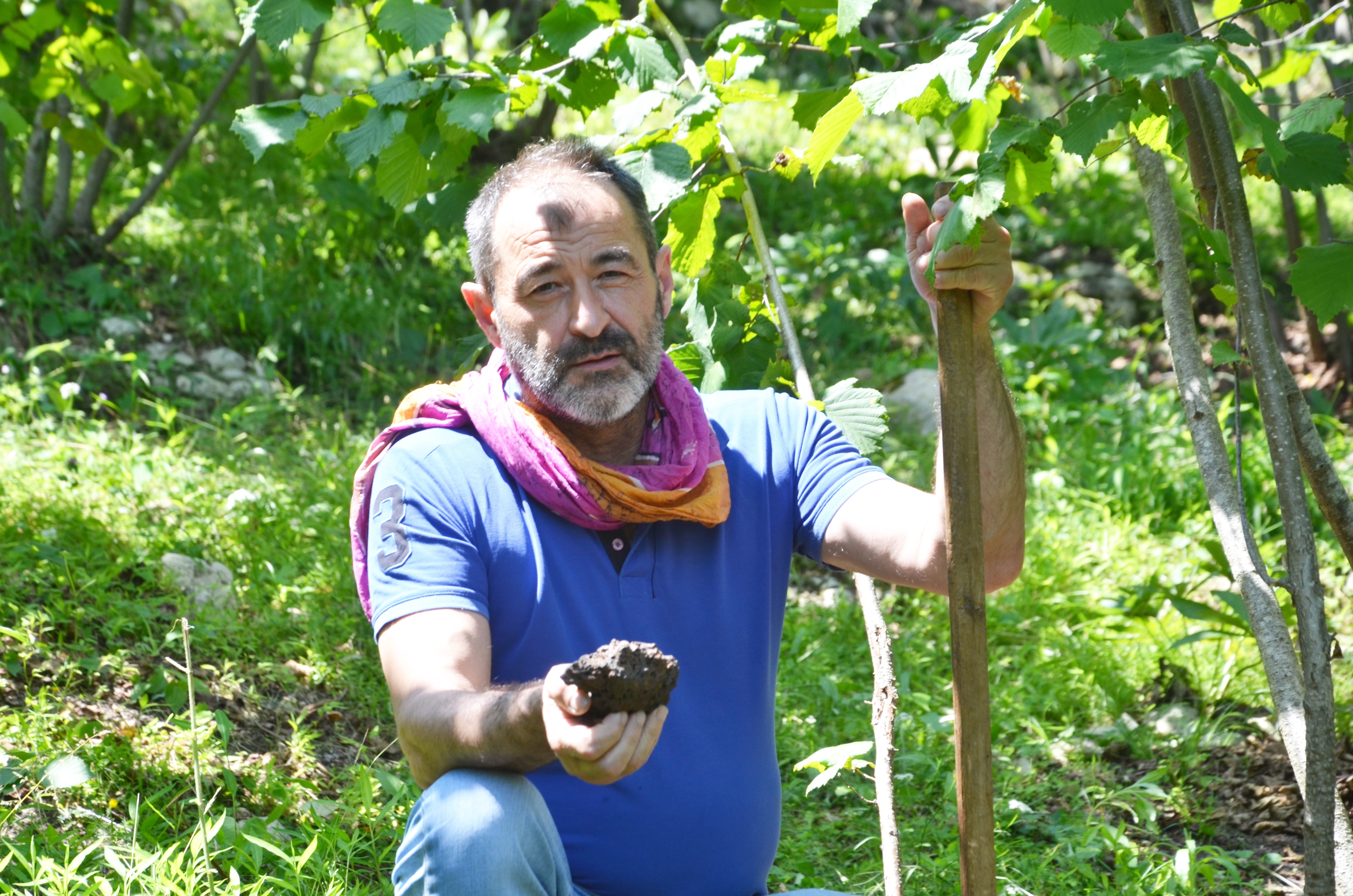 Bahçesinde meteor buldu