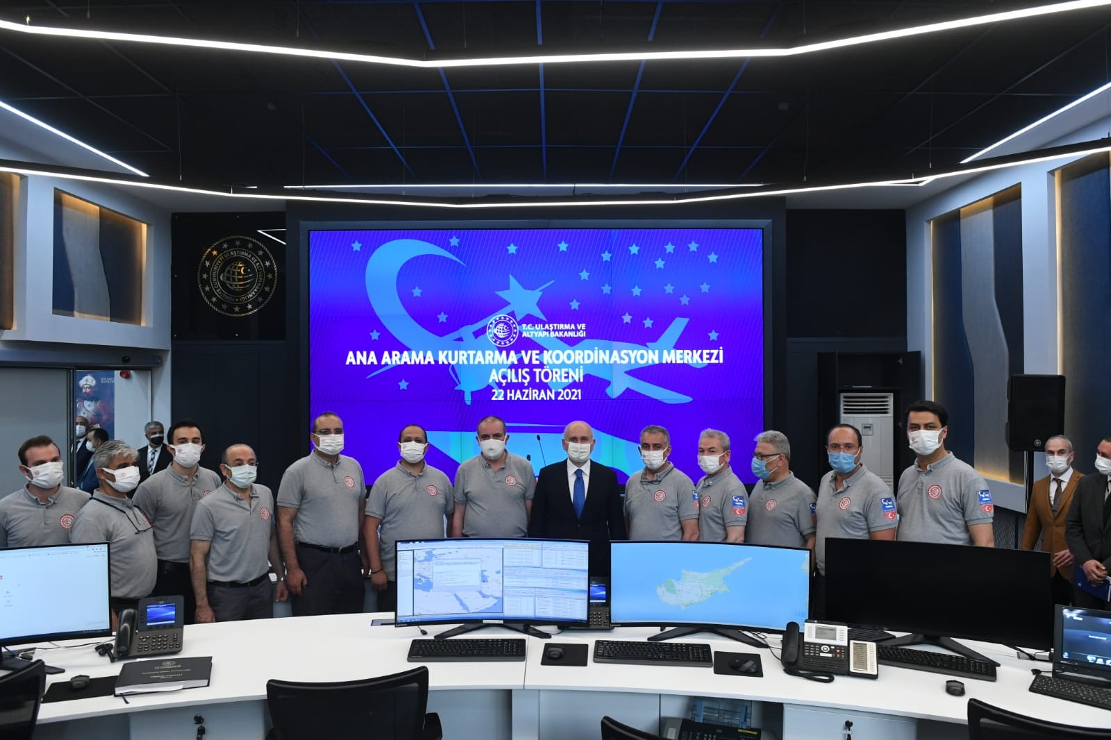 Bakan Karaismailoğlu: 'Dünyanın her noktasında Türk denizciliği ve Türk havacılığına hizmet veriyoruz'