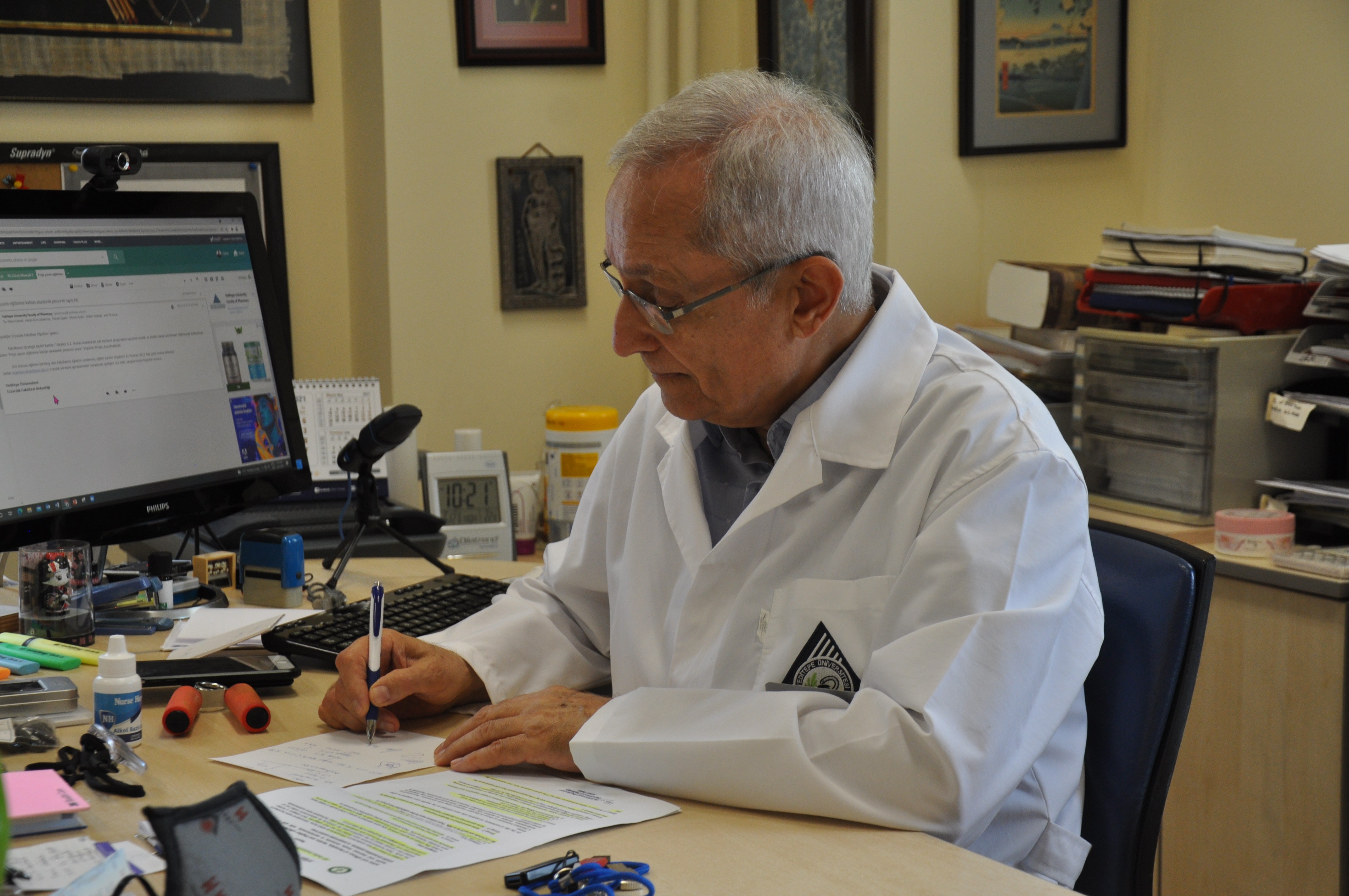 Prof. Dr. Erdem Yeşilada: 'Covid-19 hücrelerini yok ediyor'