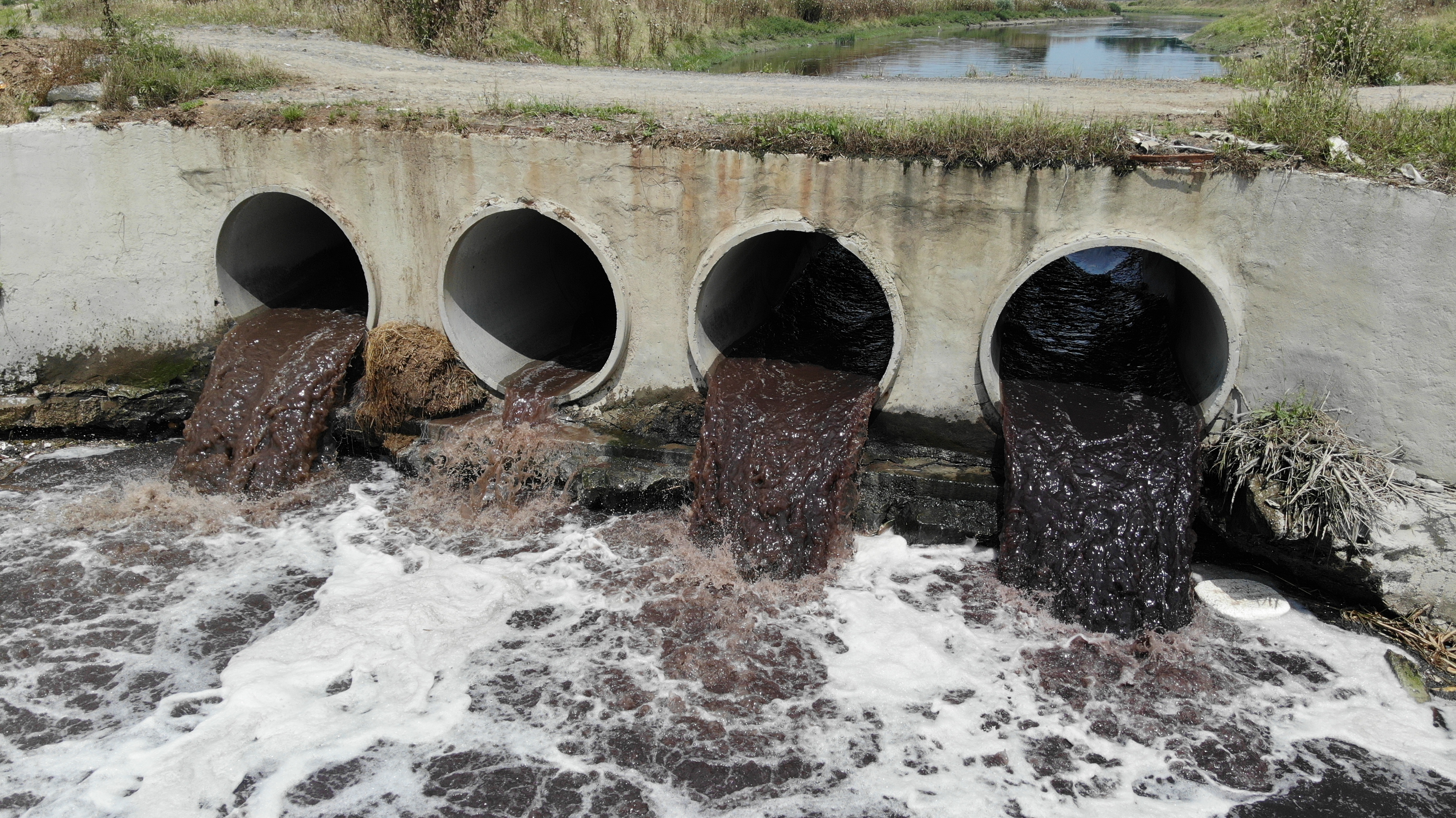 Ergene’yi kurtarma çalışması sürerken, 5 fabrika kapatılarak 450 bin lira ceza uygulandı