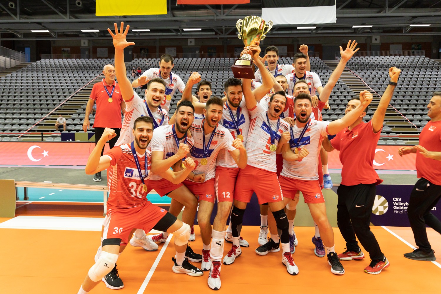 A Milli Erkek Voleybol Takımı, Avrupa Altın Ligi şampiyonu