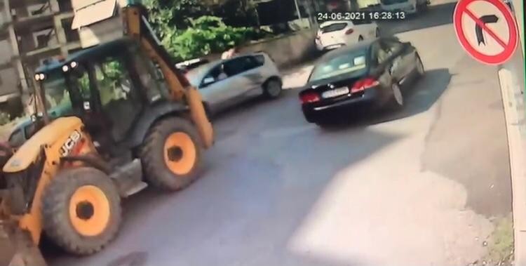 Beykoz'da kaza yapan otomobilin yayayı ezdiği anlar kamerada