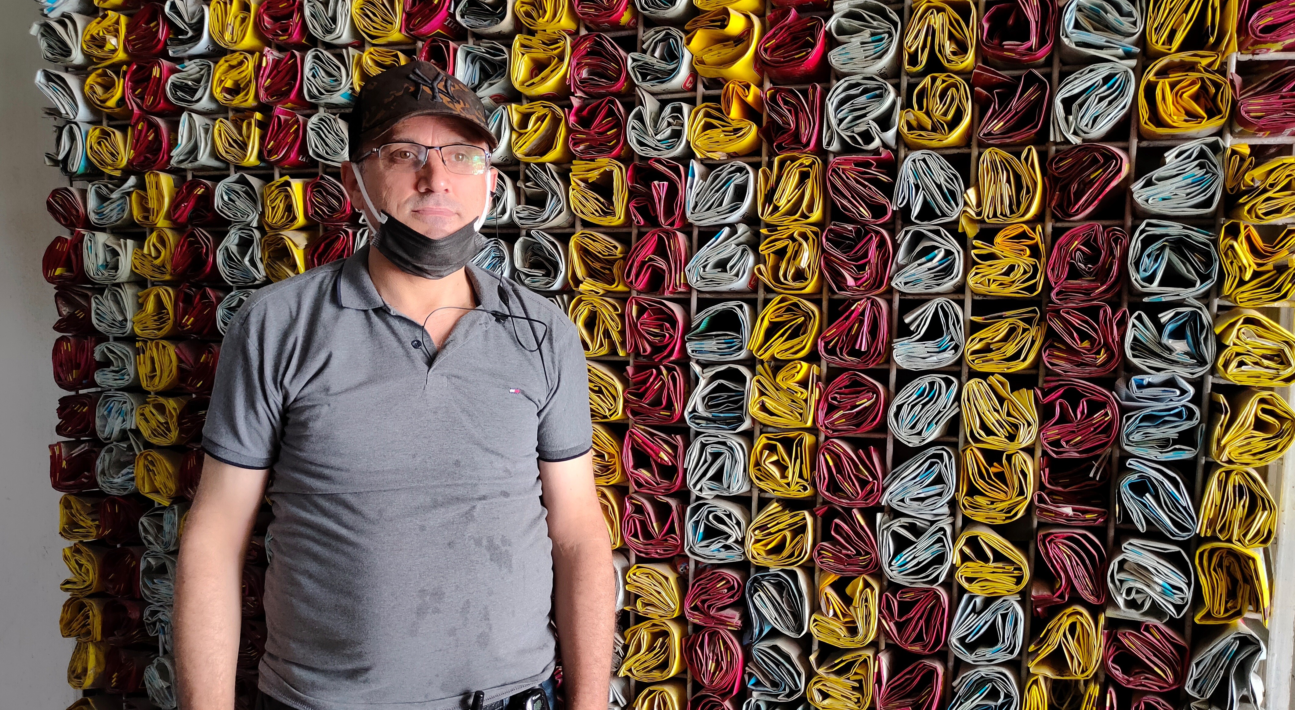 Çay paketlerini 13 yıldır atmadı, 4 bin çay paketini dekor olarak kullanıyor