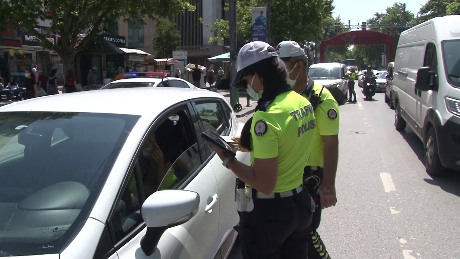Kadıköy’de drone destekli trafik denetimi gerçekleştirildi