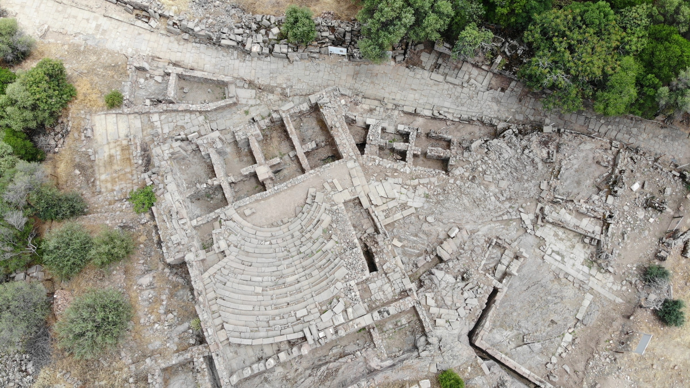 2800 yıllık antik kentin çöplüğü tarihe ışık tuttu
