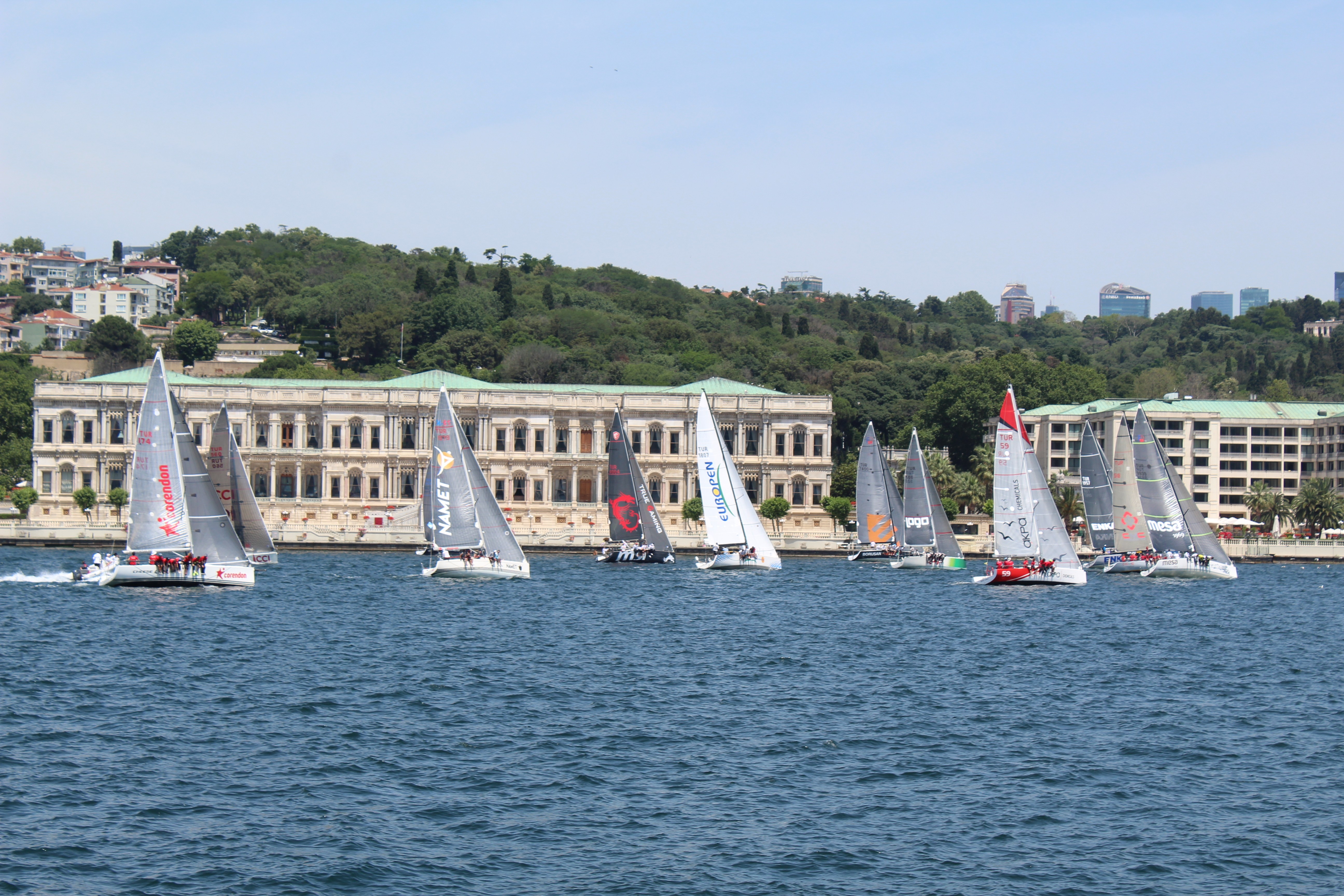 İstanbul Boğazı’nda yelken şöleni