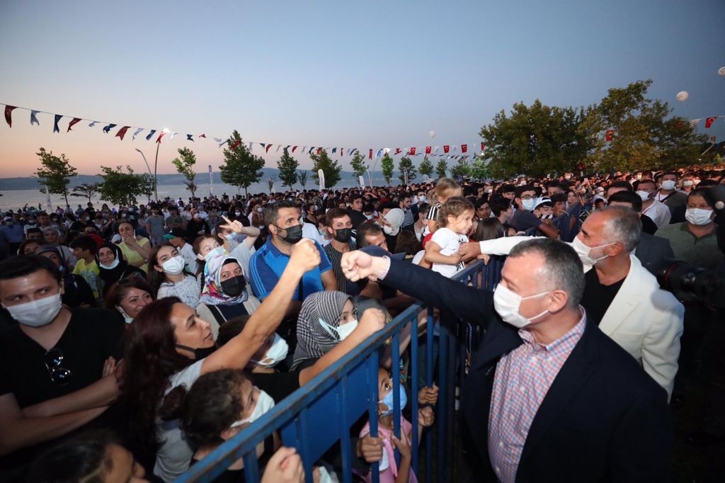 Kısıtlamasız ilk pazar gününde Haluk Levent coşkusu