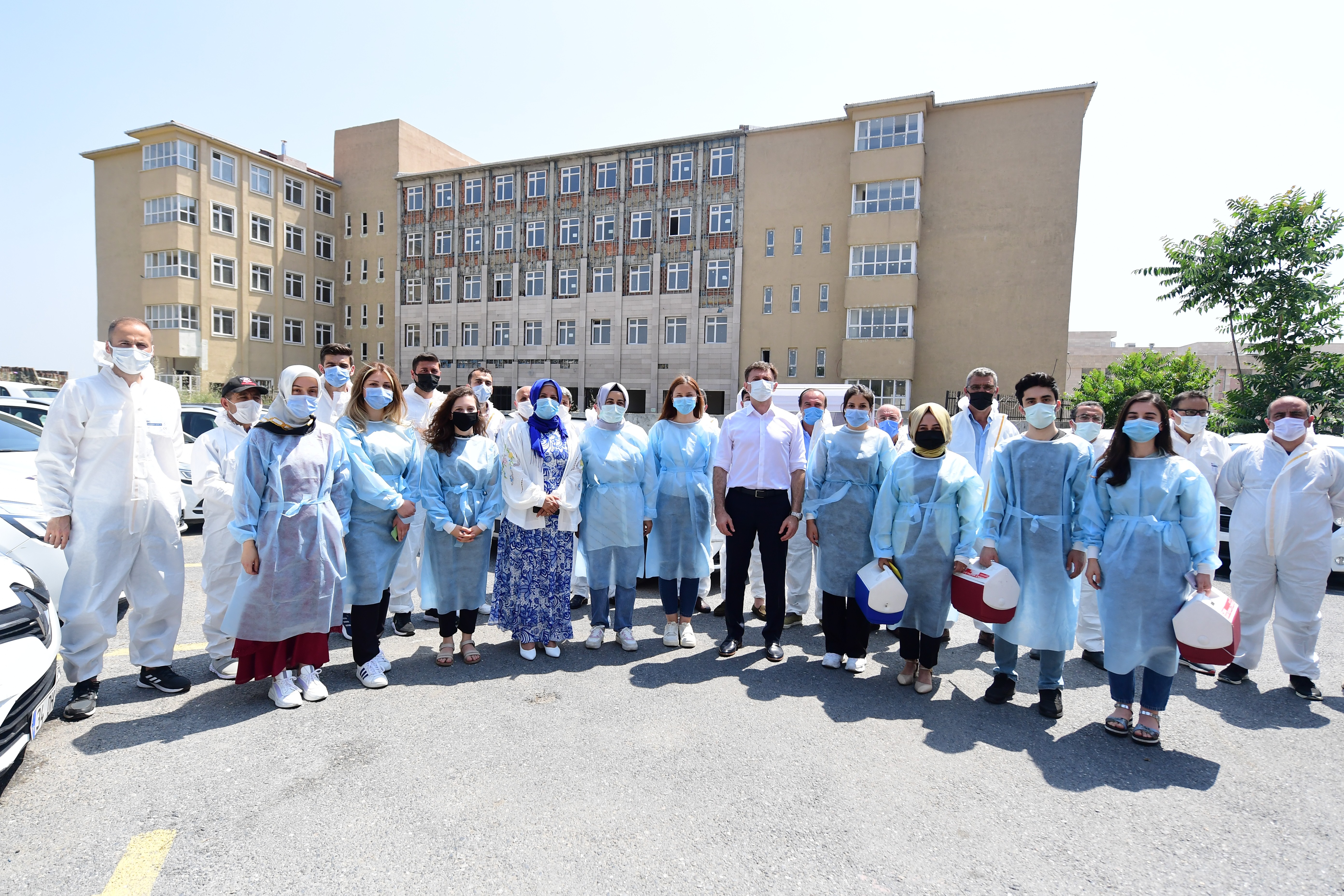 Başkan Dr. Bahadır: 'Gençlerin toplu olarak bulunduğu yerlere gidip aşılanmalarını sağlayacağız'