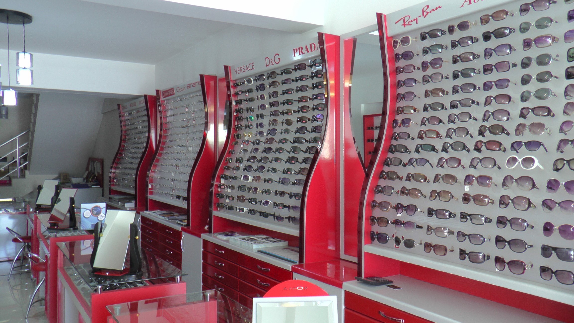 Çakma gözlük gerçeğine vesile