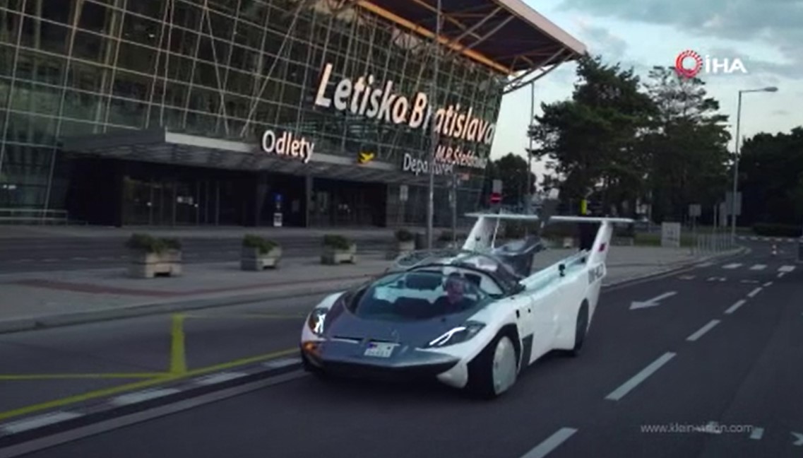 Uçan araba ilk şehirlerarası uçuşunu gerçekleştirdi