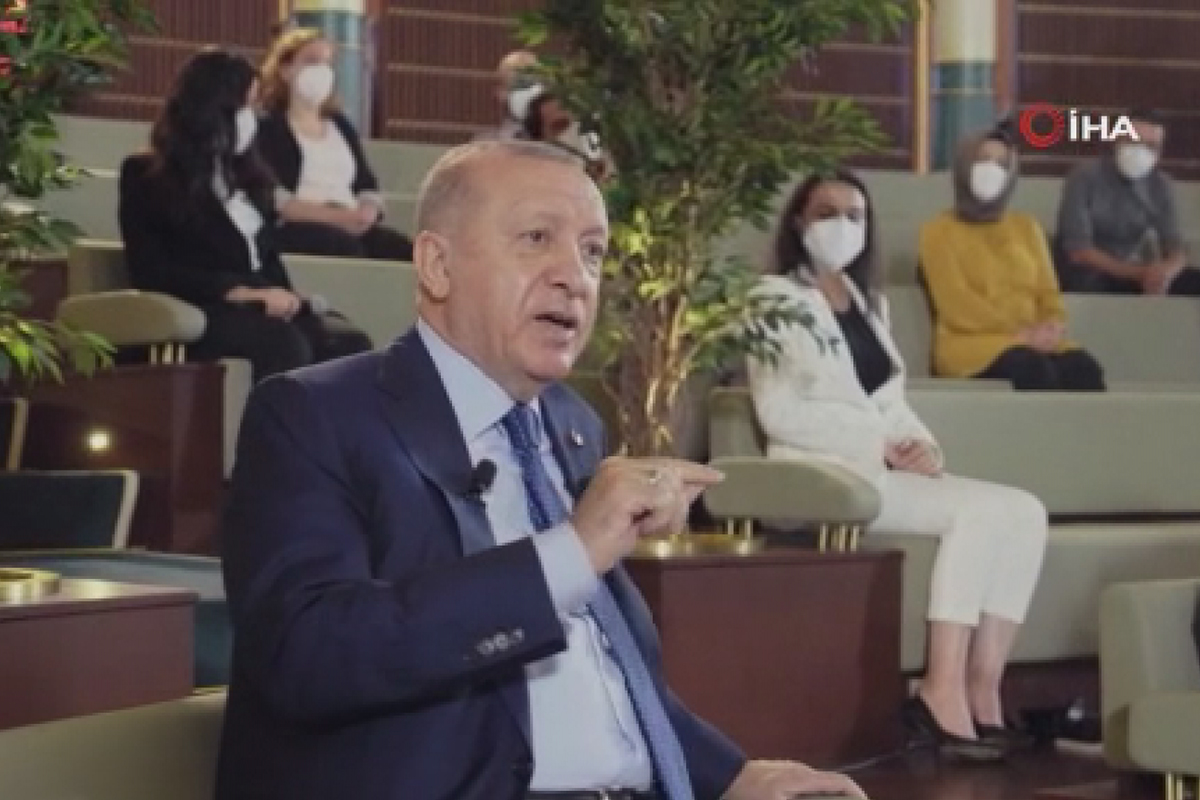 Cumhurbaşkanı Erdoğan, gençlerle bir araya geldi