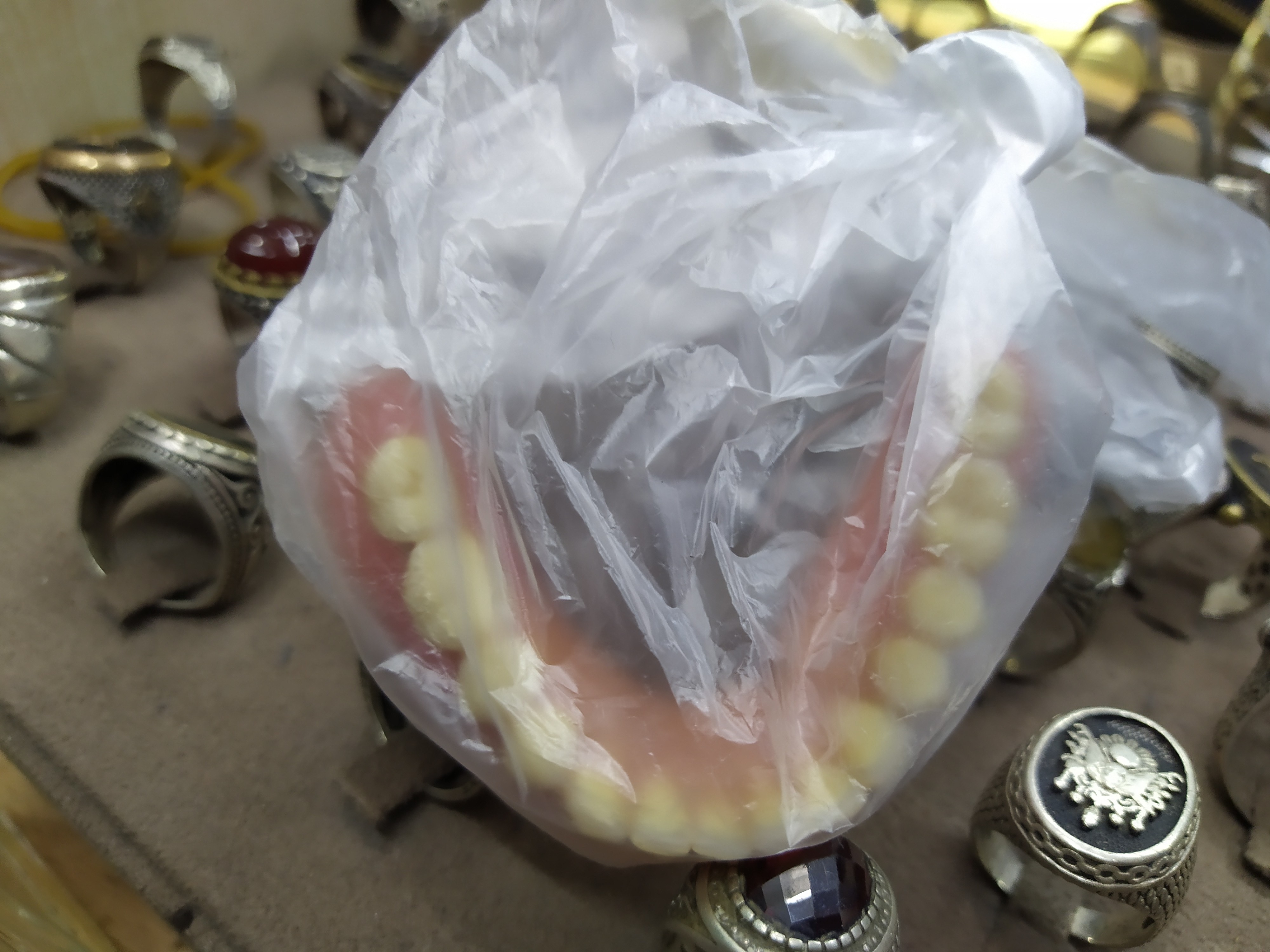 Avcılar’da unutulan eşyalar kuyruğu