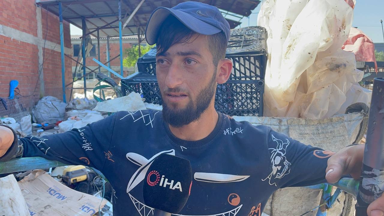 Sokak köpeği 8 yaşındaki Mehmet'in yanağını koparıyordu!