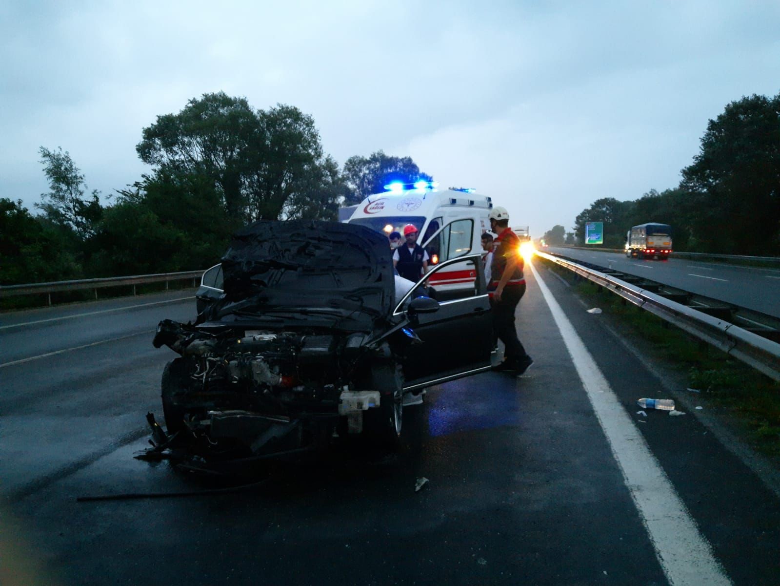 TEM’de 7 araç birbirine girdi: 4 yaralı