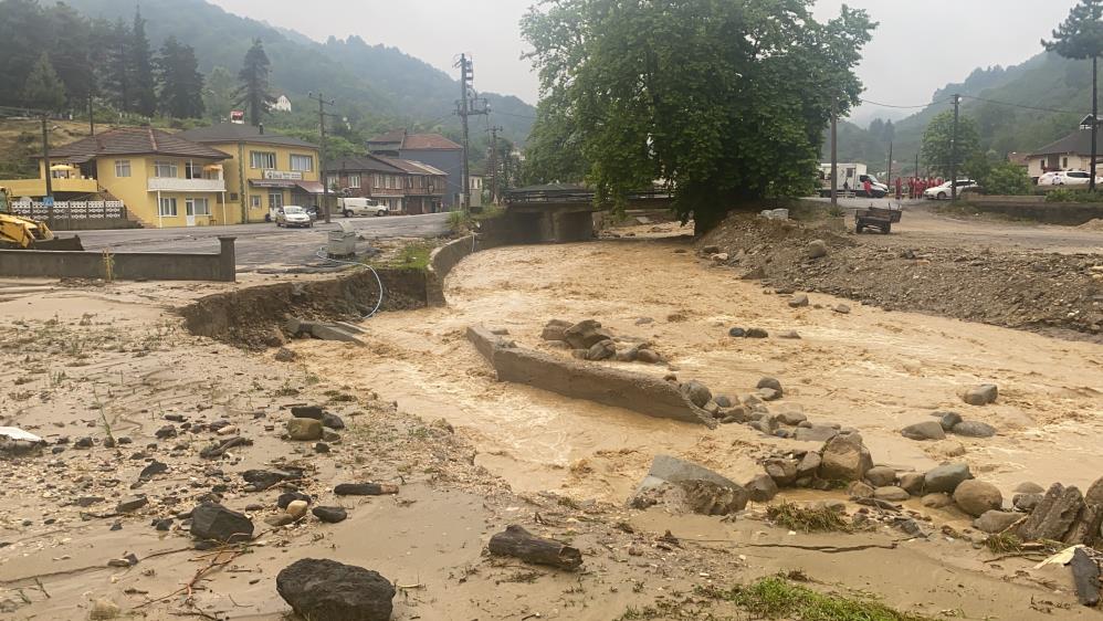 Düzce'de sel felaketi! Seferber oldular
