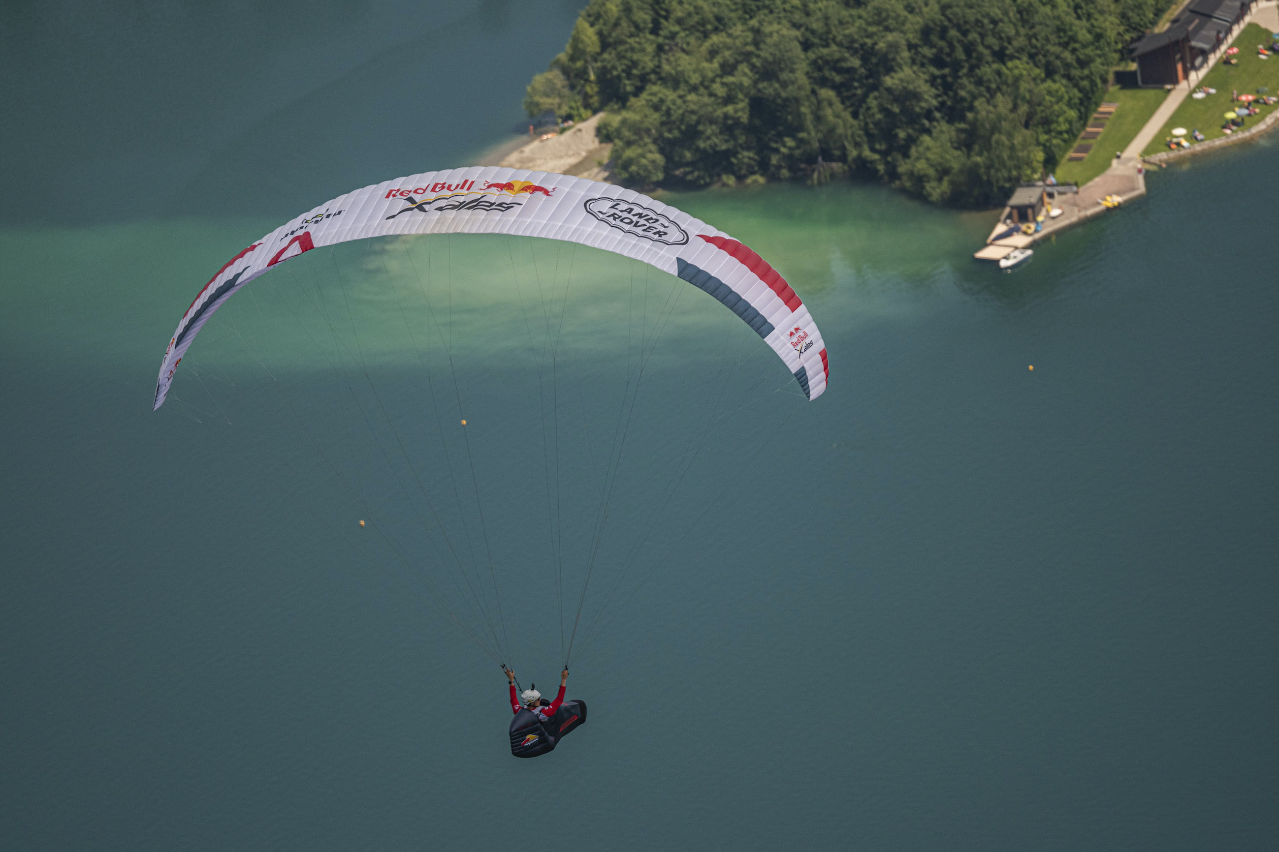 Red Bull X-Alps’te şampiyon Chrigel Maurer oldu