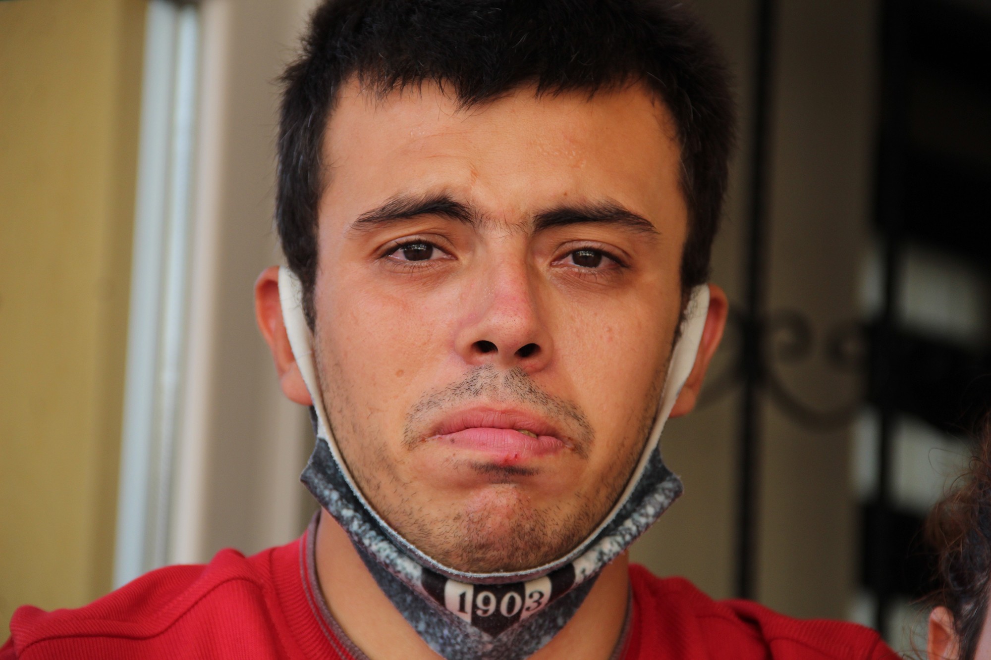 Polisin evde bitkin halde bulduğu 4 çocuk devlet korumasına alındı, anne ve baba kendini savundu