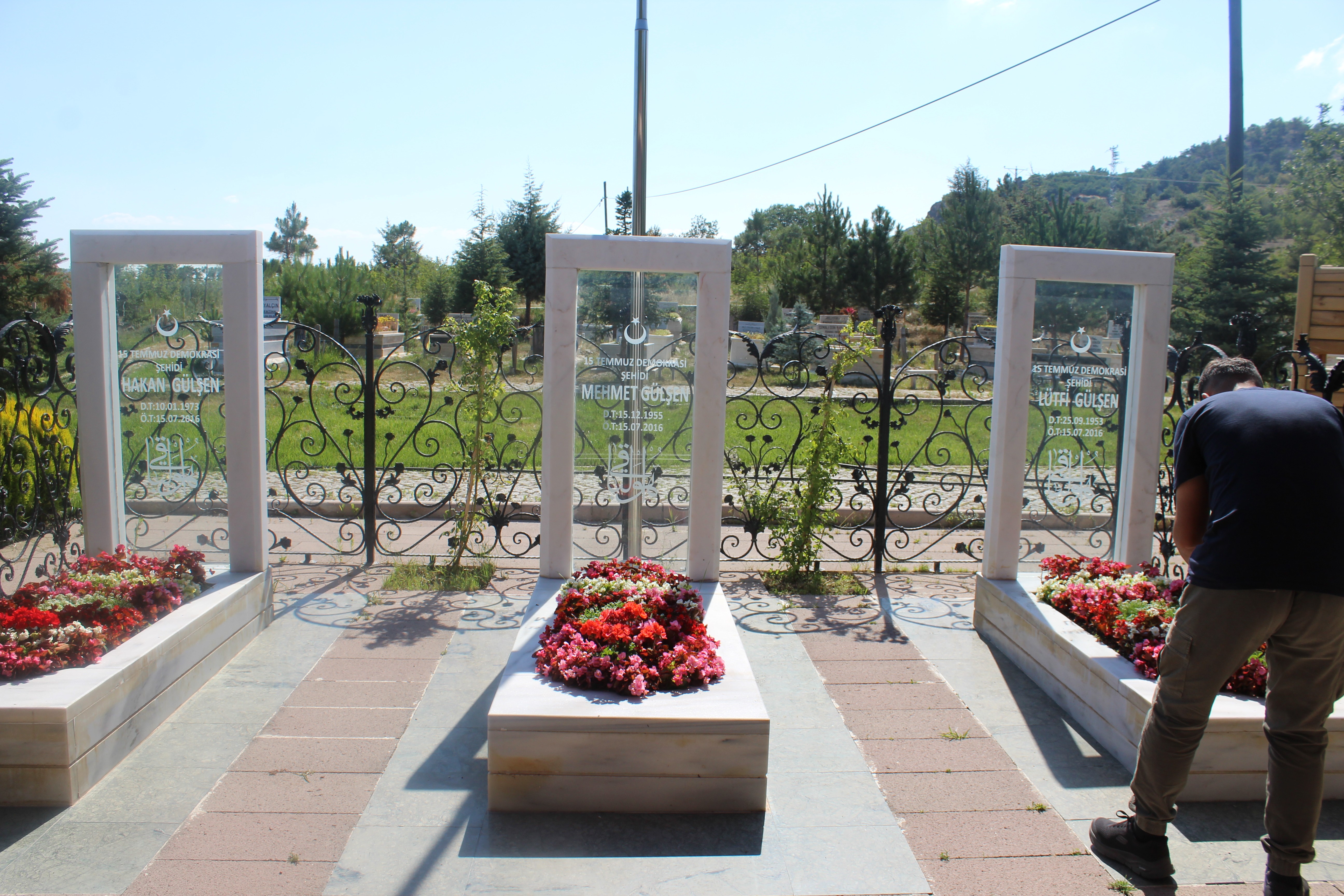 15 Temmuz’da 2 oğlu ve damadı şehit düşen Muzaffer ninenin acısı 5 yıldır dinmiyor