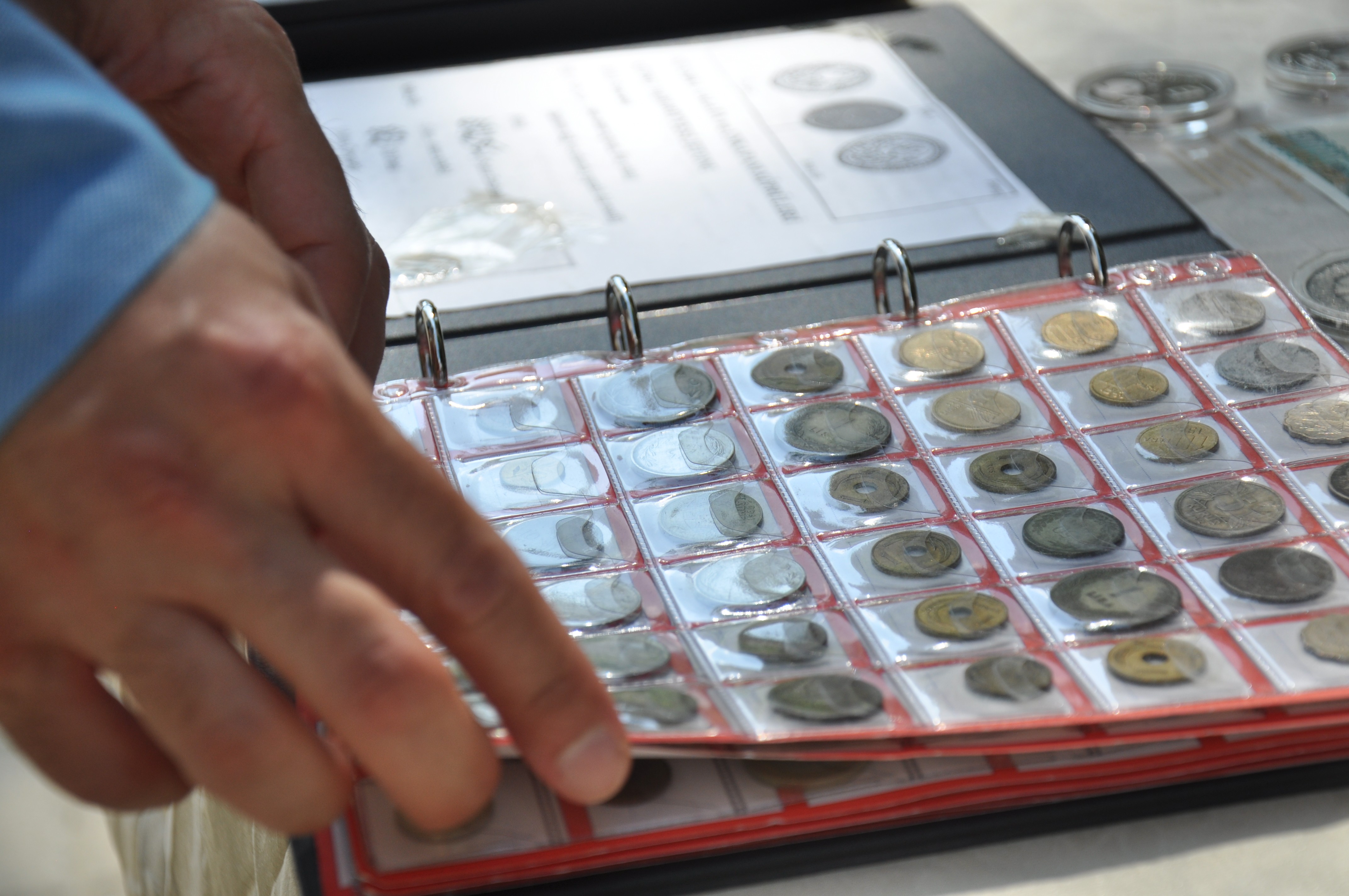 Kadıköylü koleksiyoner, çocukluğundan beri para biriktiriyor