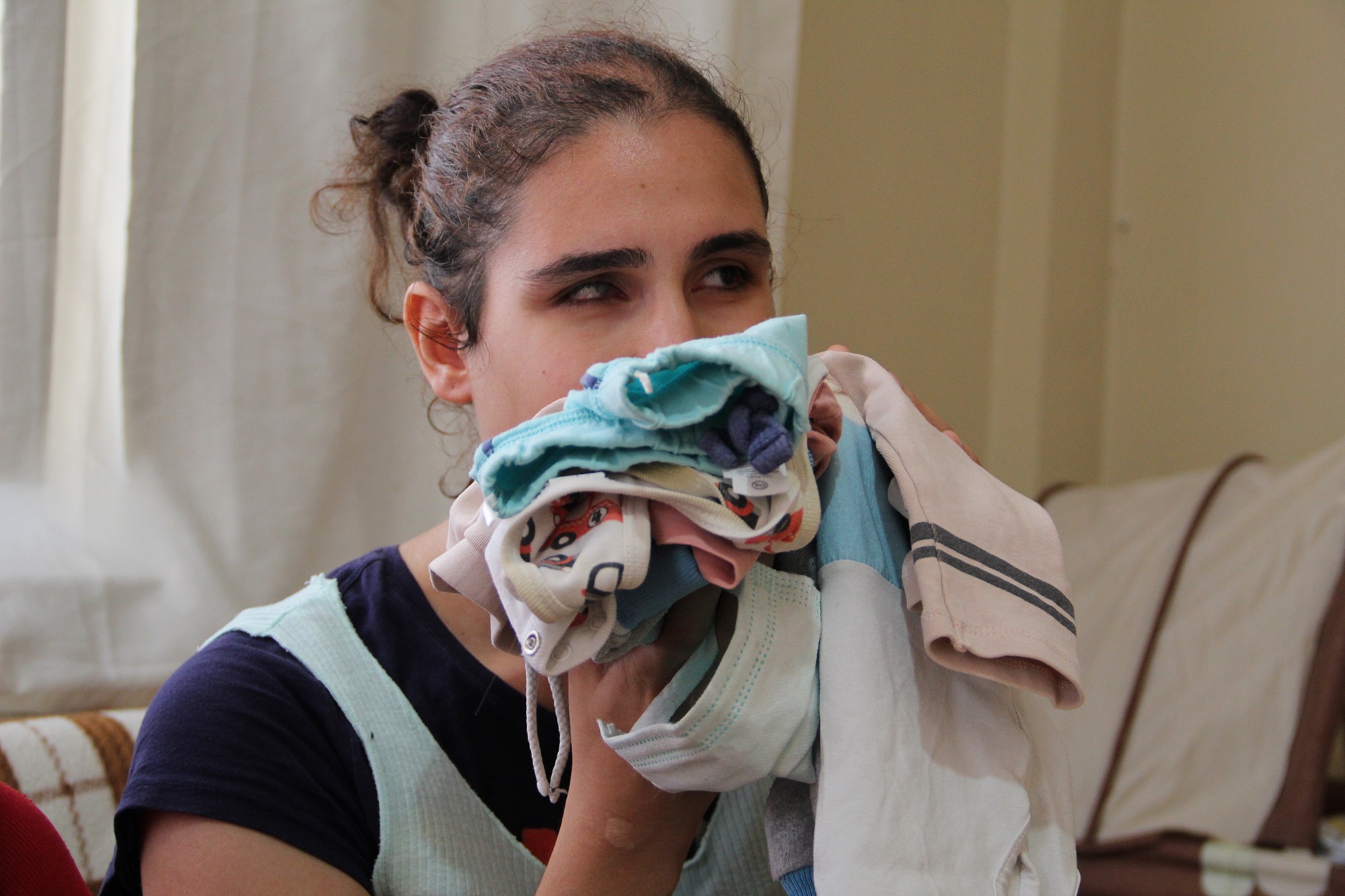 Polisin evde bitkin halde bulduğu 4 çocuk devlet korumasına alındı, anne ve baba kendini savundu