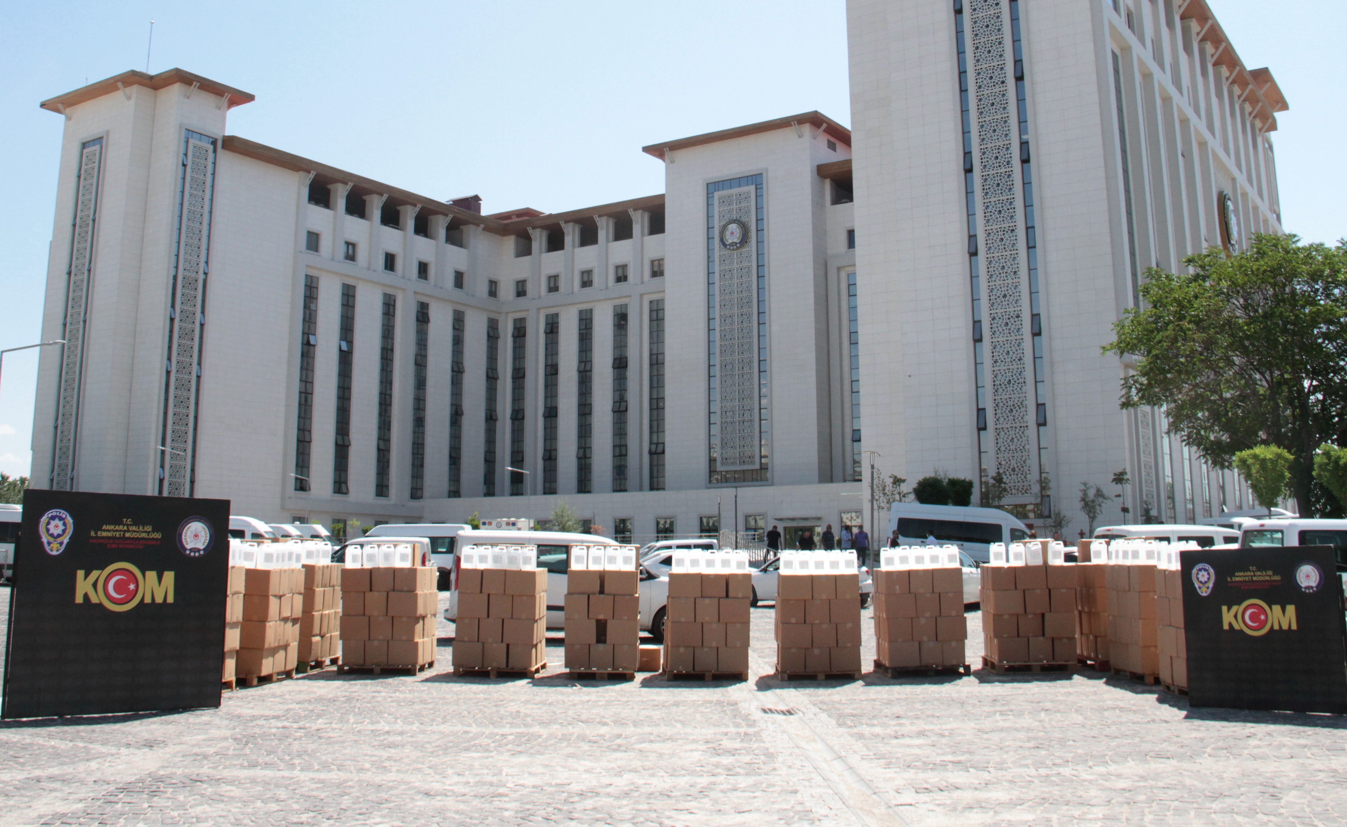 Bayram öncesi sahte alkol operasyonu: 12 bin litre kaçak etil alkol ele geçirildi