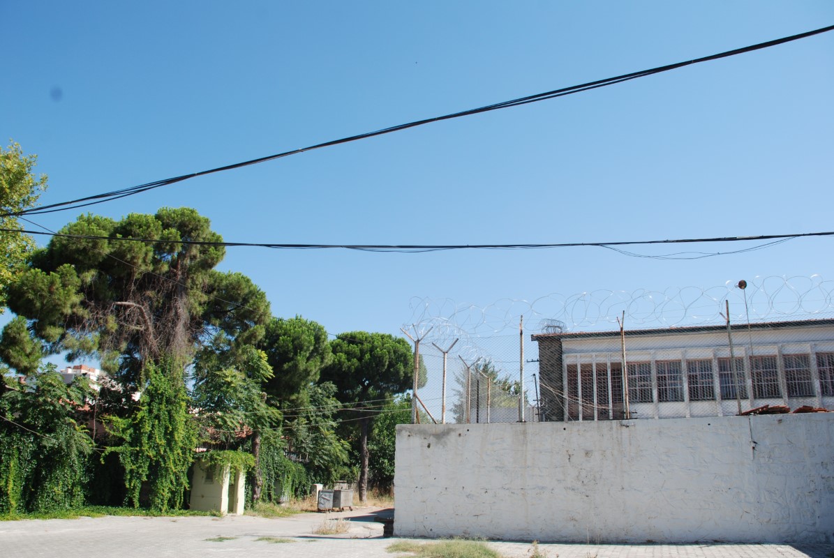 Bir dönem sona erdi: 62 yıllık Buca Cezaevi resmen kapatıldı