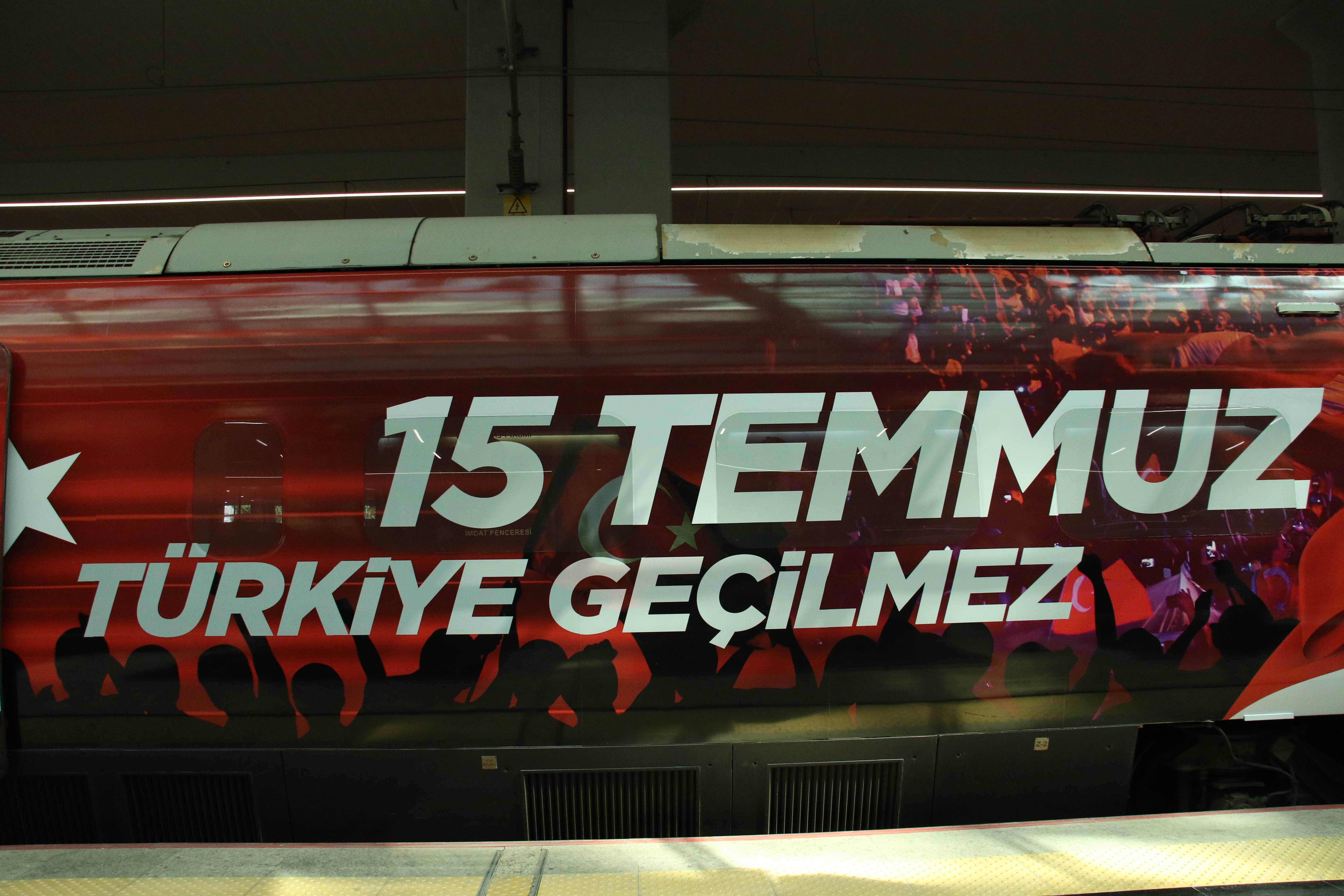 15 Temmuz görseli giydirilen Yüksek Hızlı Tren İstanbul’a uğurlandı