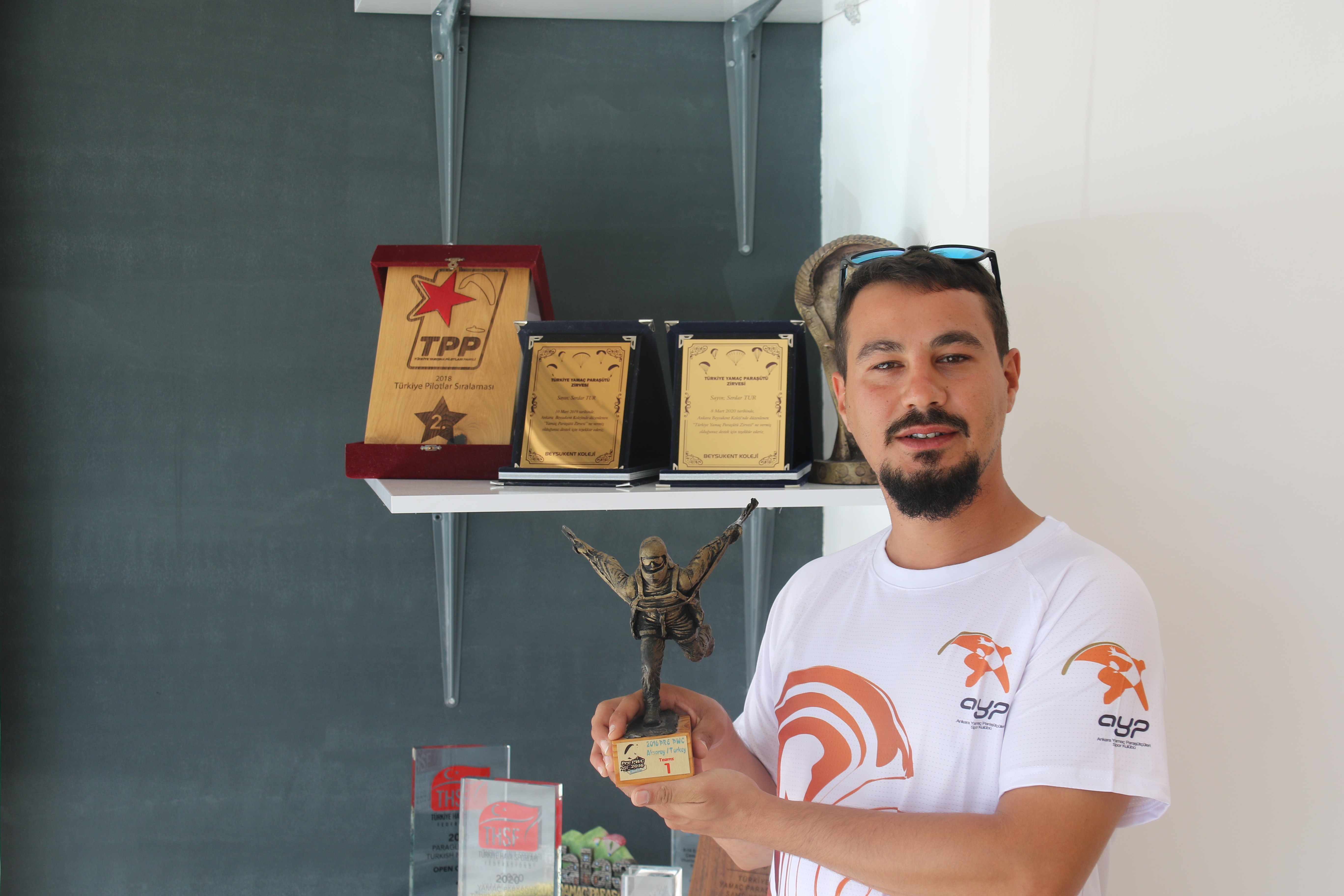 Paraşütle Türkiye rekoru: 9 saat boyunca 375 kilometre uçtular