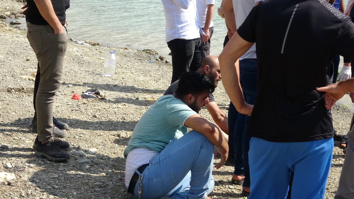 Bursa’da 3 çocuğunu kurtarmak için suya giren baba suda boğularak can verdi