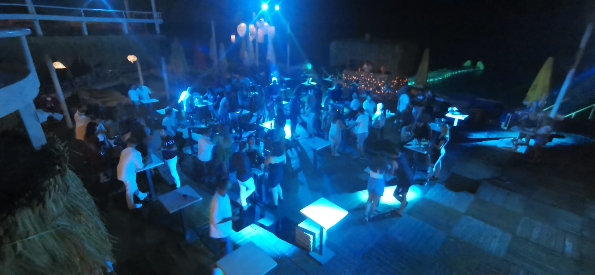 Kuşadası’nda eğlence bayramda tavan yaptı