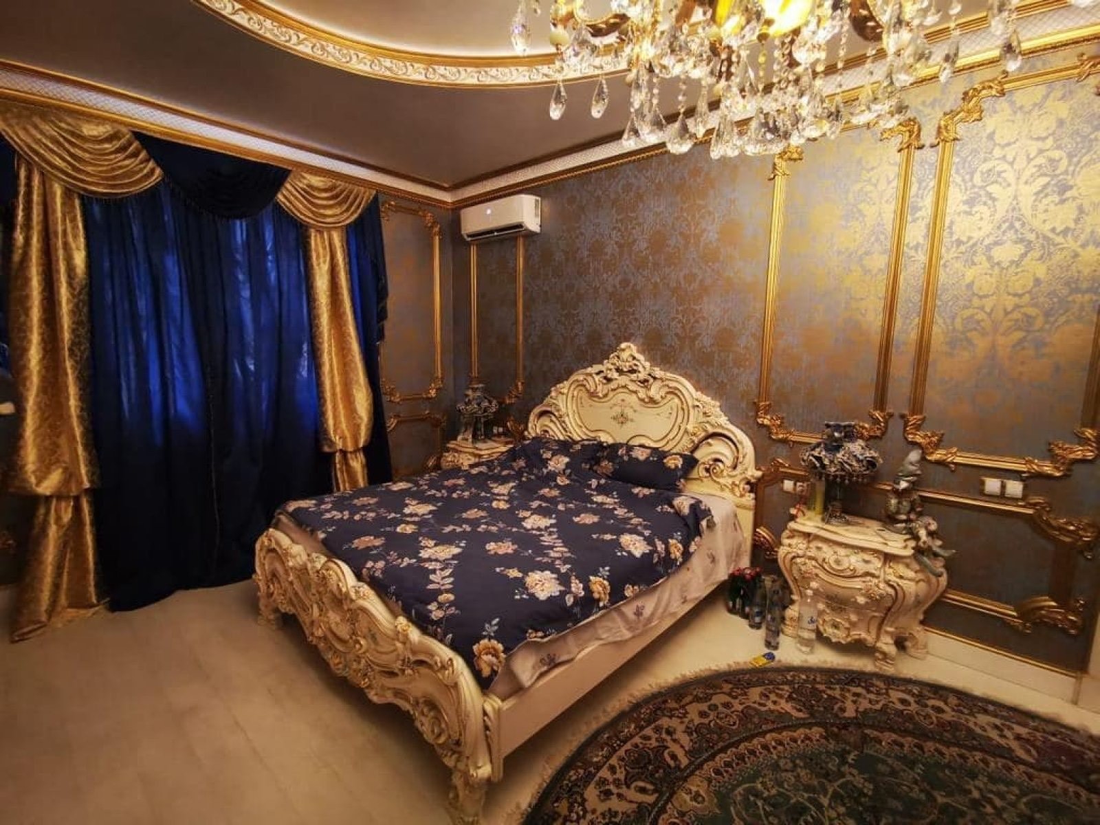 Rus trafik polisinin evinden altın kaplama tuvalet çıktı