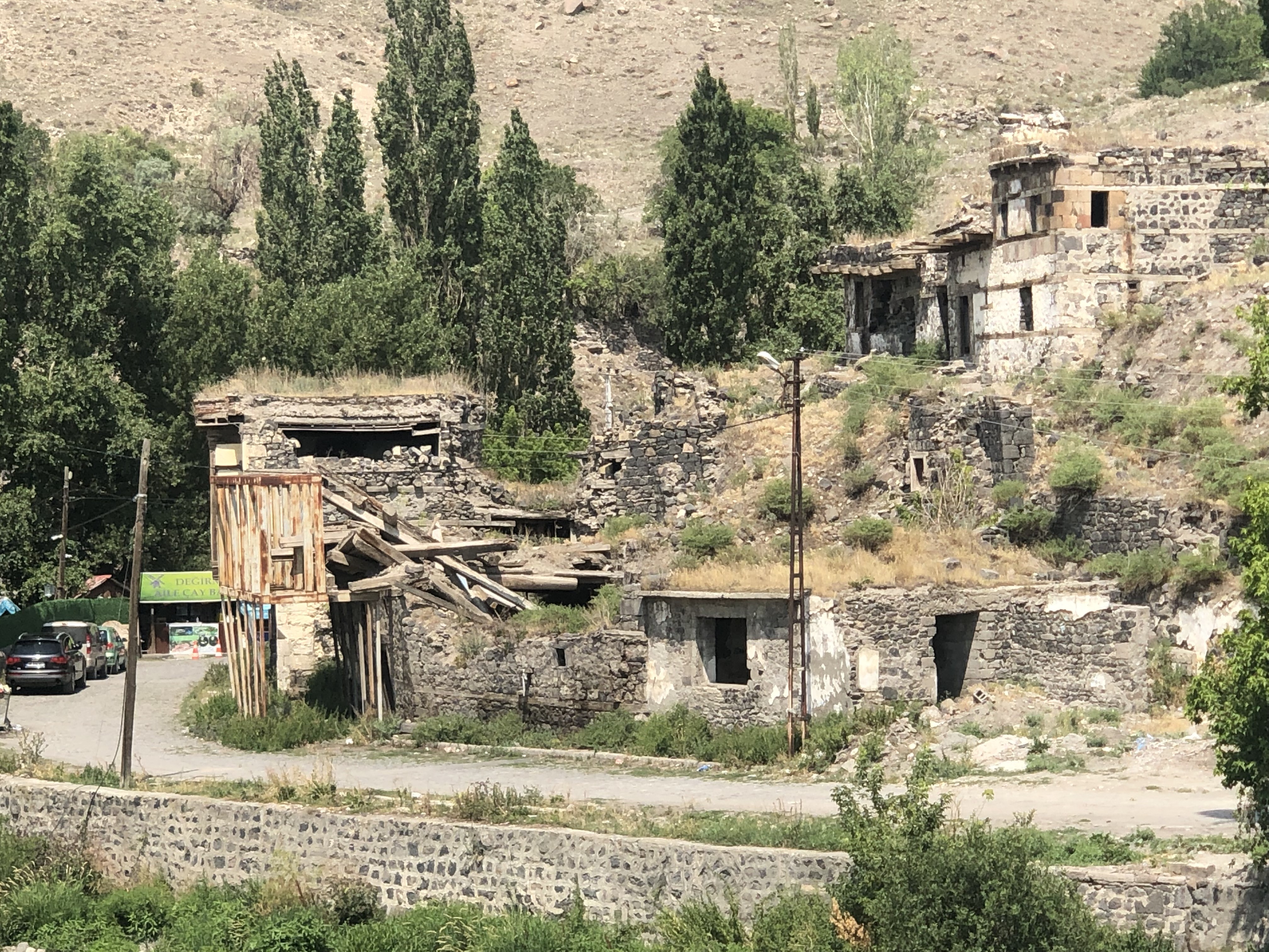 Tarihi Kars Evleri tamamen yıkıldı