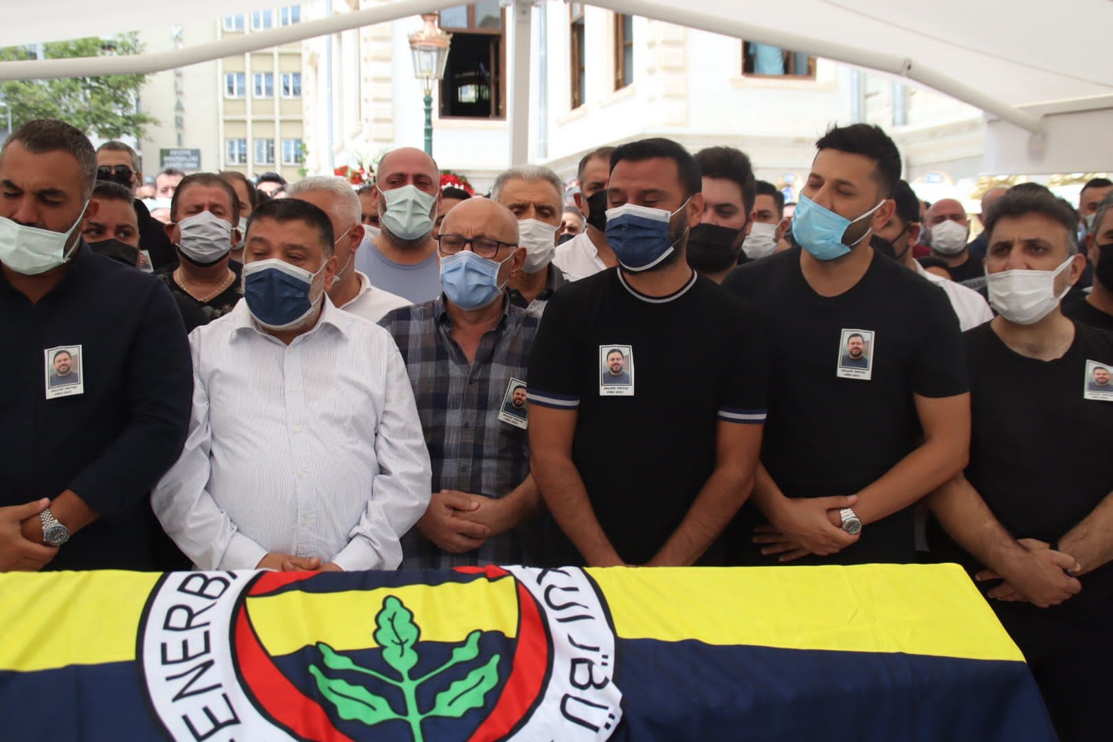 Ünlü sanatçı Alişan’ın kardeşi Selçuk Tektaş son yolculuğuna uğurlandı