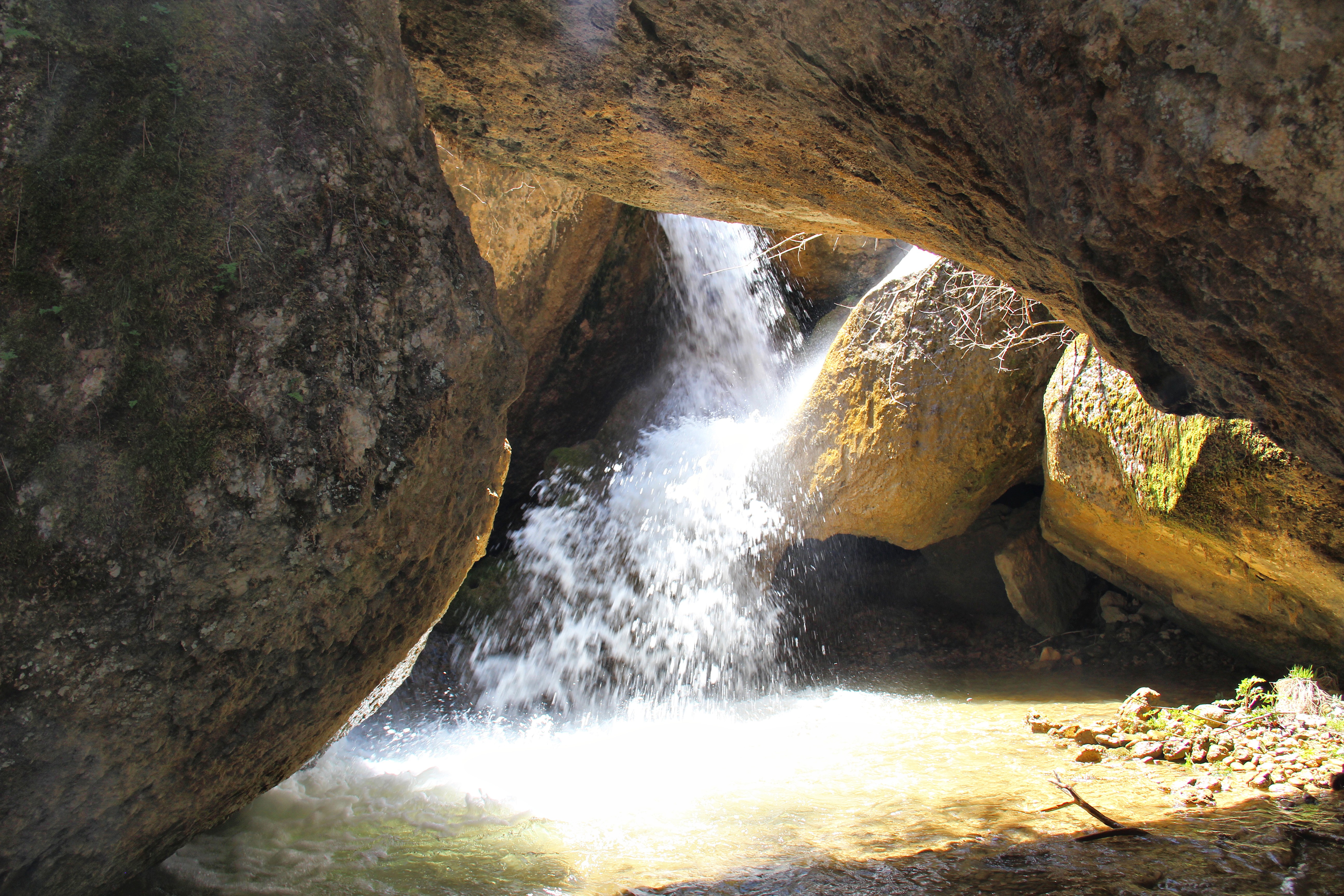 Kahramanmaraş şelaleleri kendine hayran bırakıyor