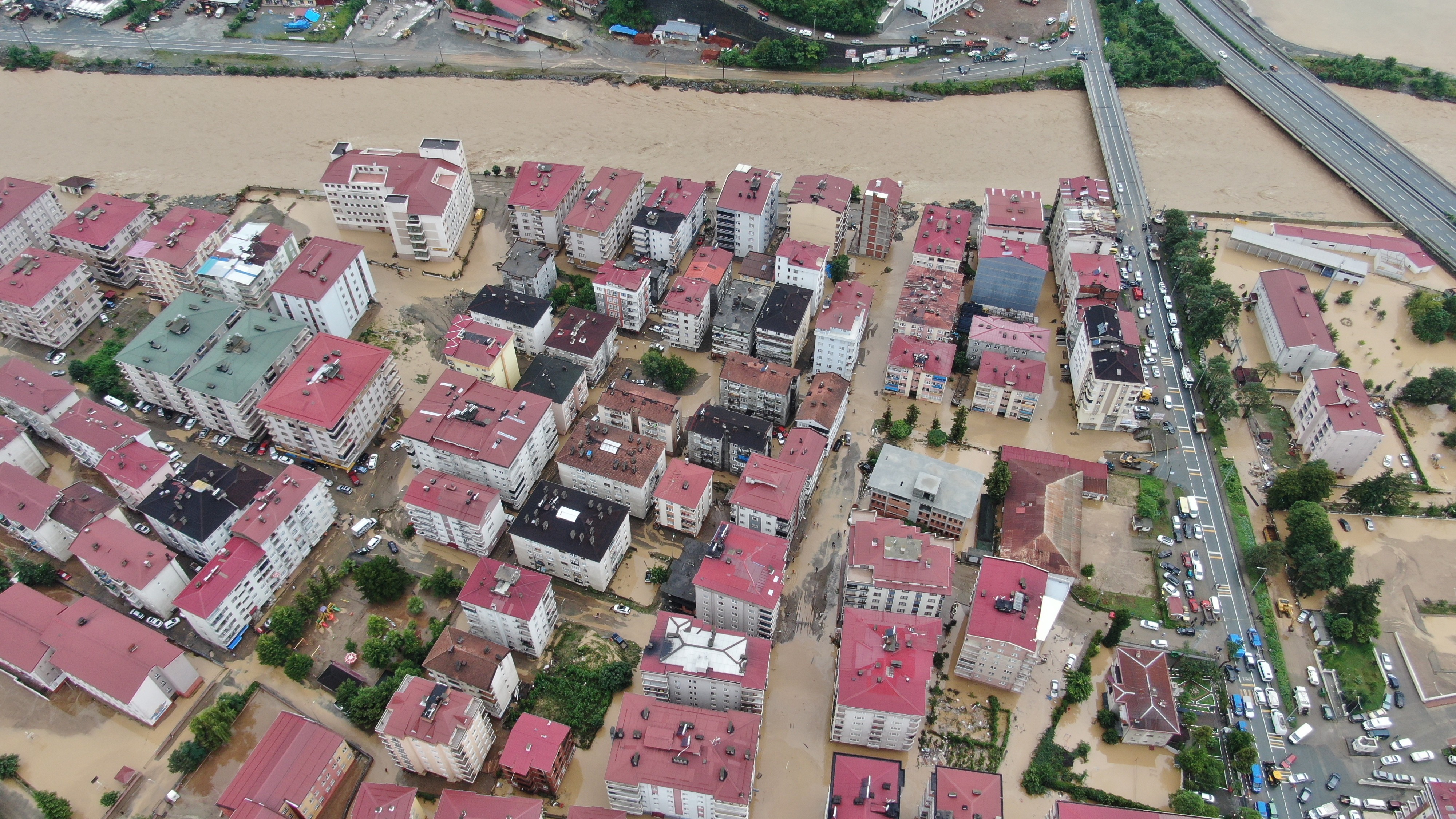 Bakan Yanık: 'Selden etkilenen vatandaşlar için, 5 milyon TL kaynak aktarımı yapılacak'