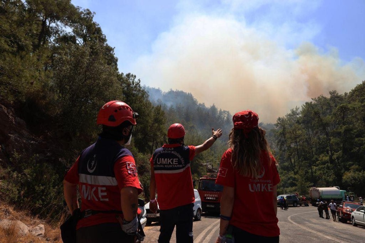 Muğla’daki yangının gizli kahramanları yoğun çaba sarf ediyor
