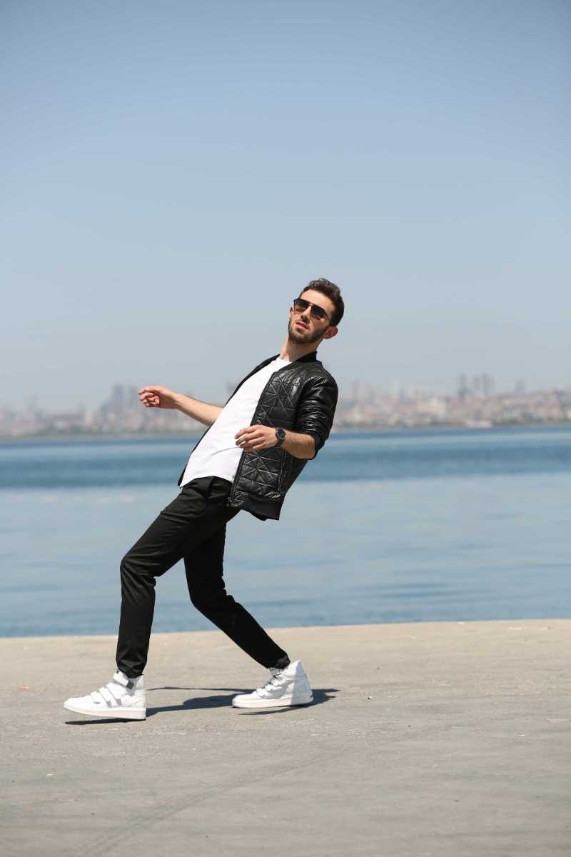 Bursalı gencin şarkısını 3 günde 1 milyon kişi izledi