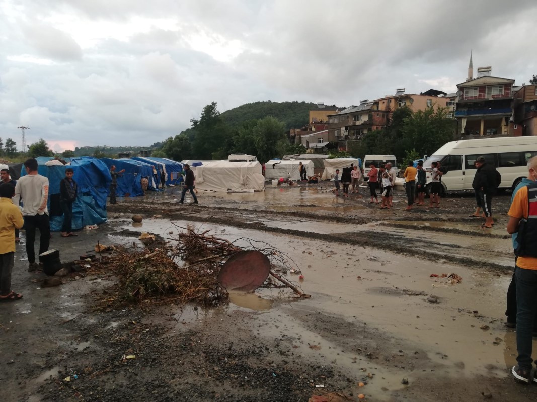 Zonguldak’ta mevsimlik tarım işçilerinin çadırları sular altında kaldı
