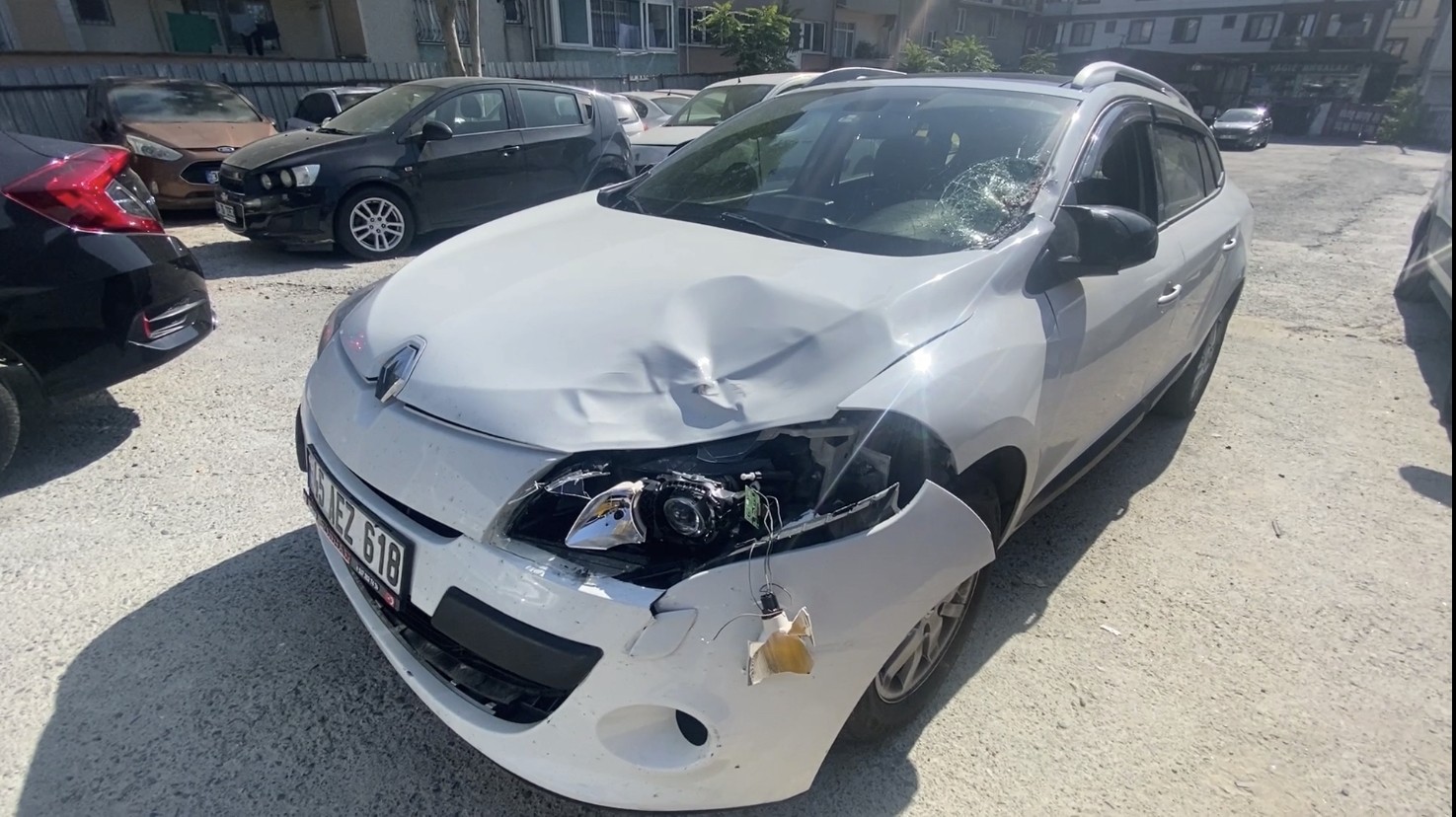 İstanbul’da feci kaza: 30 metre sürüklenen genç öldü