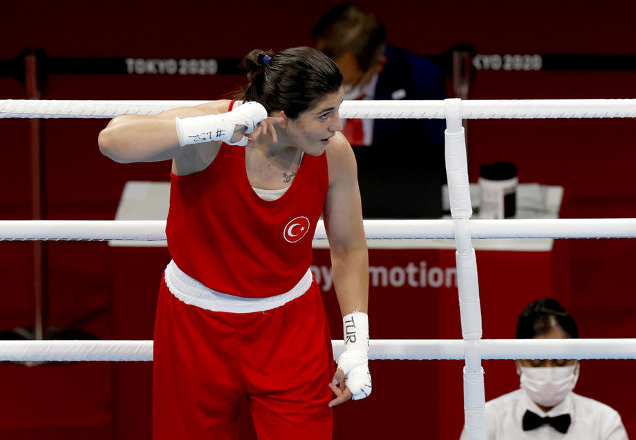 Busenaz Sürmeneli olimpiyat şampiyonu!