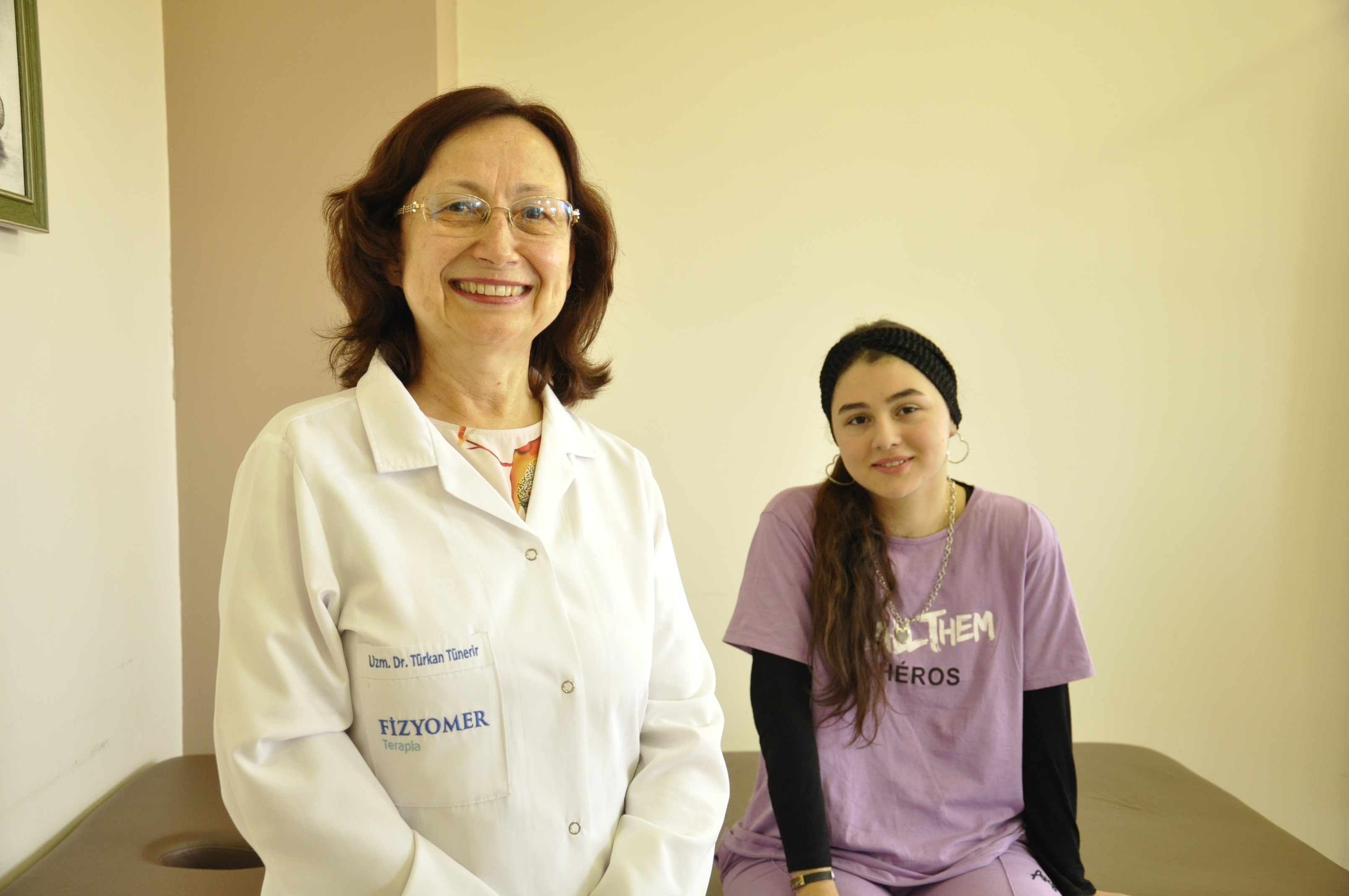 Azeri genç kız doktorlar sayesinde hayata yeniden adım attı